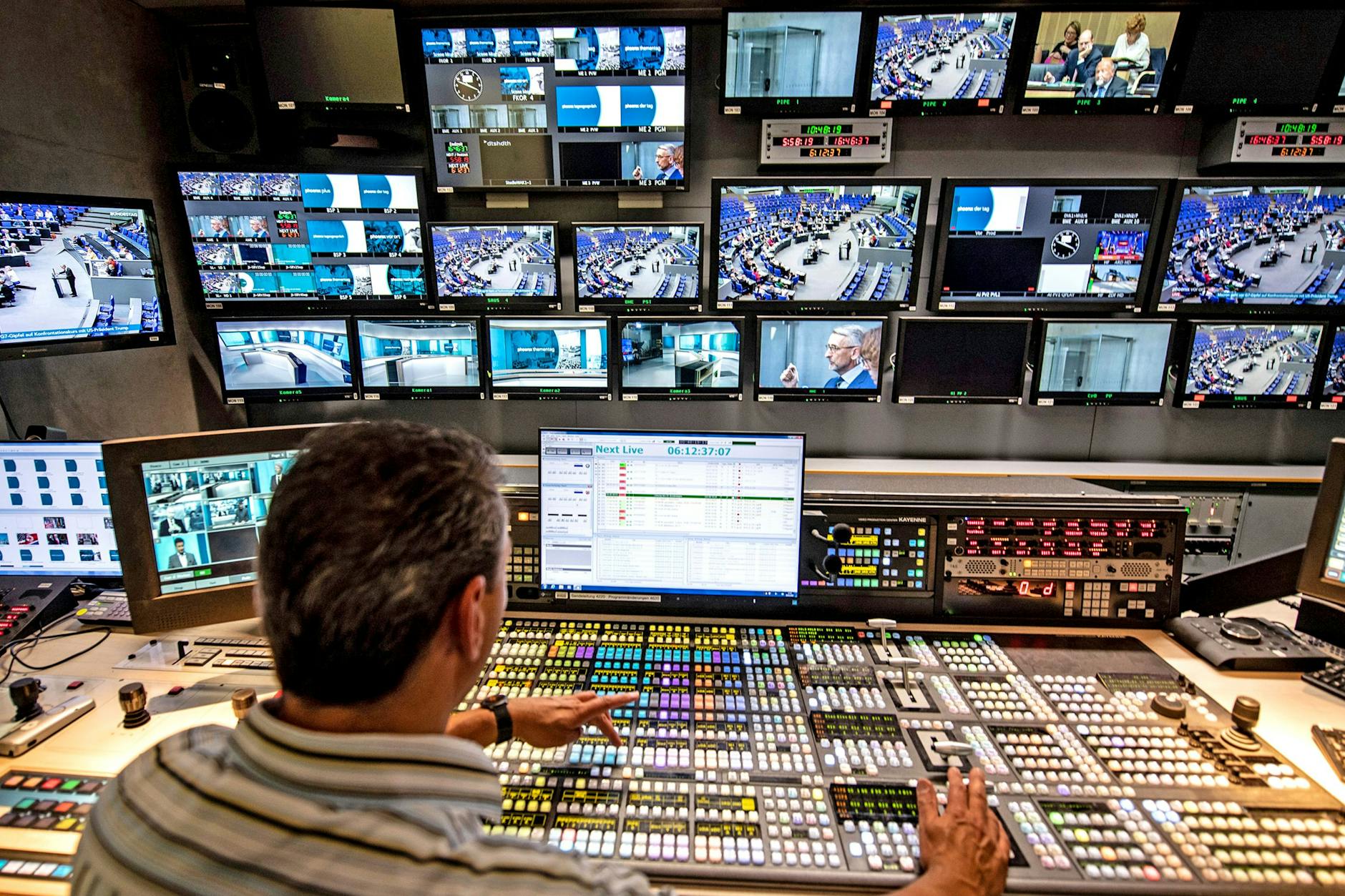 Ihm droht das Ende: Phoenix, der Ereignis- und Dokumentationskanal von ARD und ZDF.