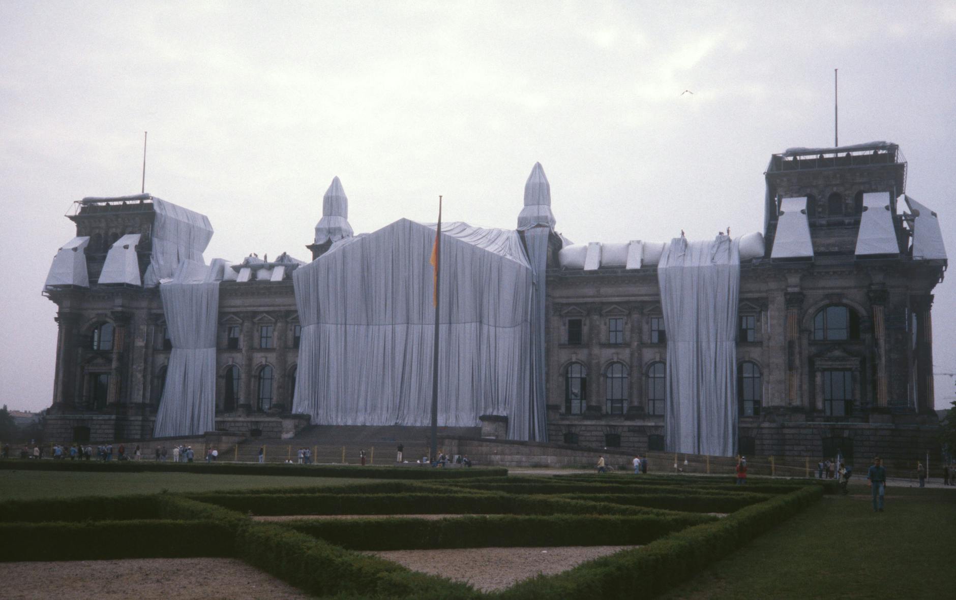 O embrulho está a todo vapor.