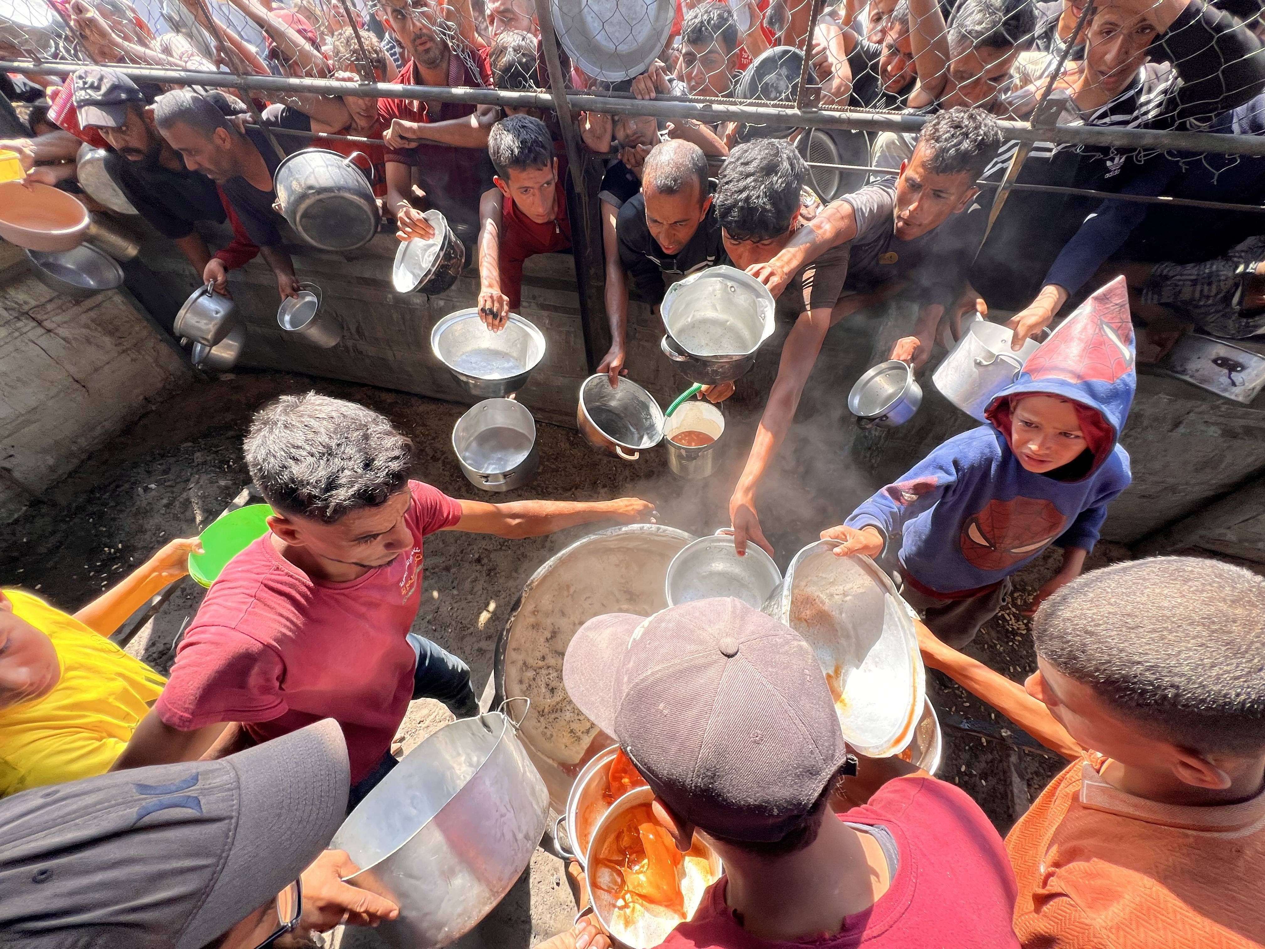 Haaretz-Herausgeber über Israels Krieg in Gaza: „Wenn das kein Genozid ist, was dann?“