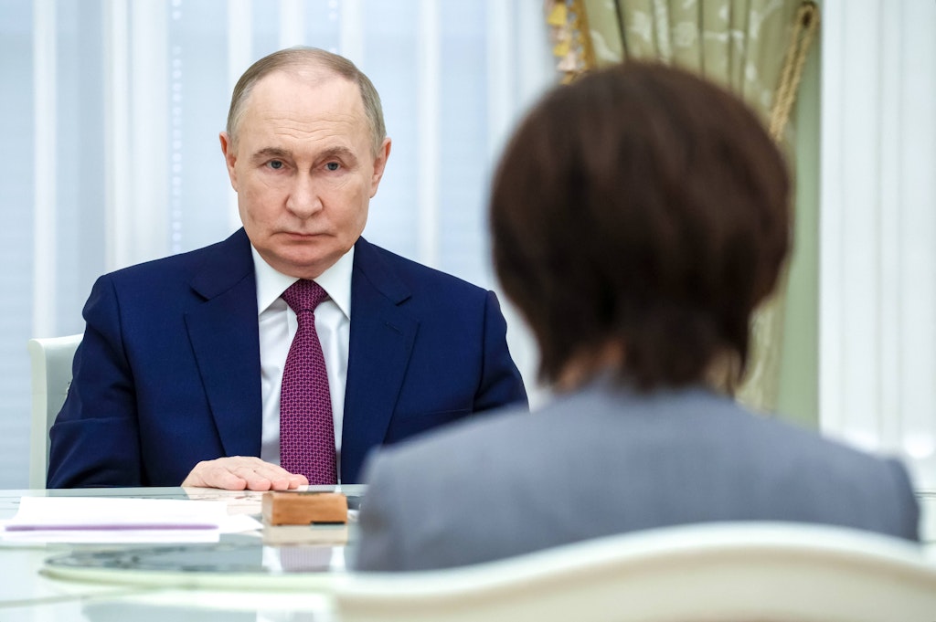 Putin'in kızının Paris Galerisi'nde Anti -War Art ile çalışması gerekiyor