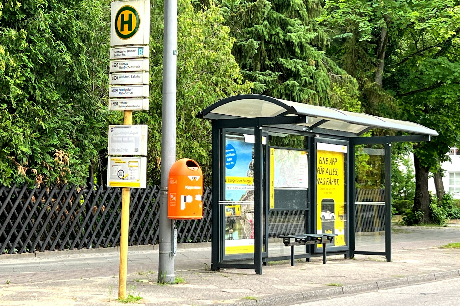Die BVG will noch in diesem Jahr mit der Begrünung der Dächer von Haltestellen starten.