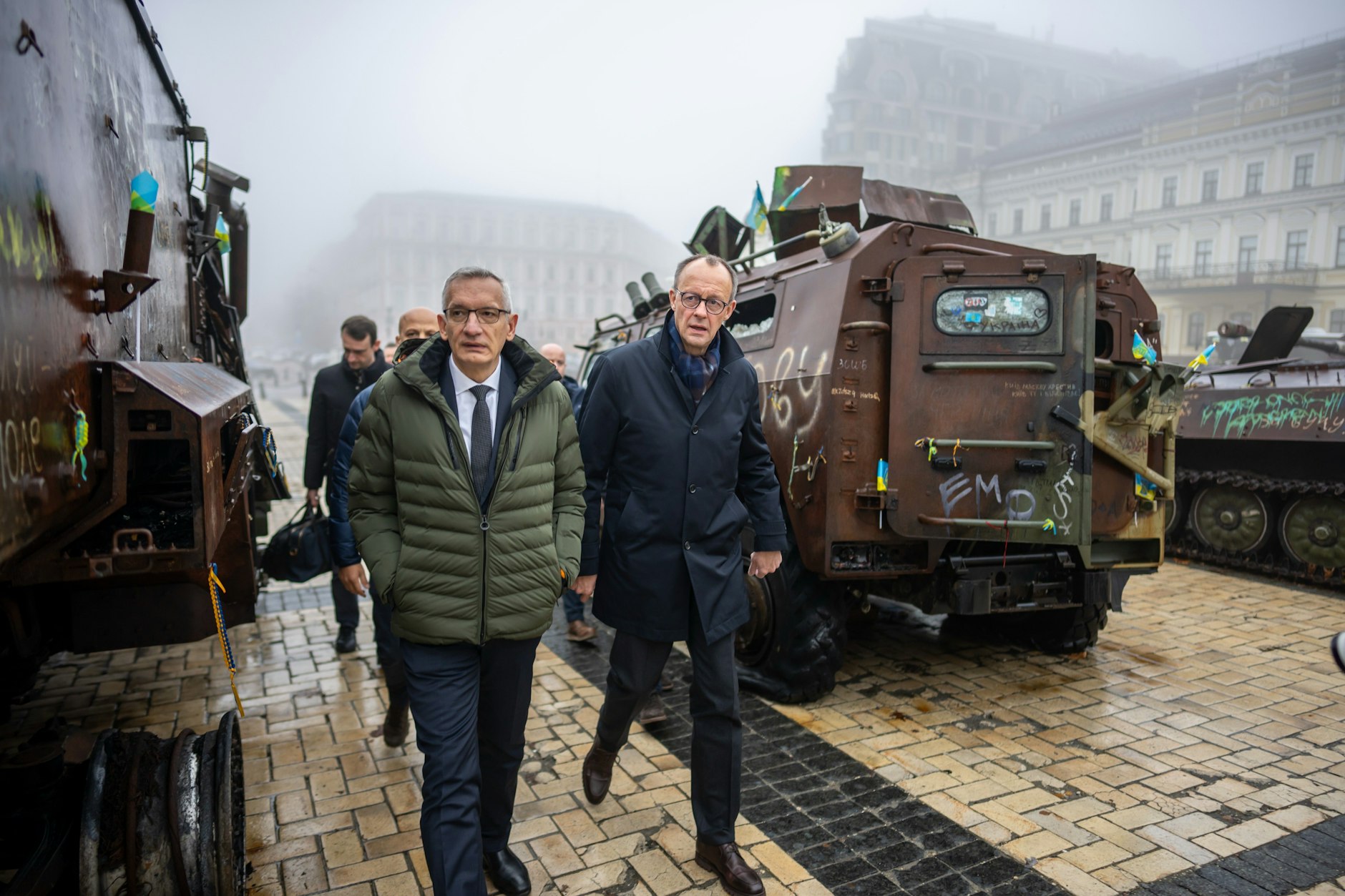 Friedrich Merz wurde während seiner Ukraine-Reise im vergangenen Dezember von Martin Jäger, dem deutschen Botschafter in der Ukraine, begleitet.