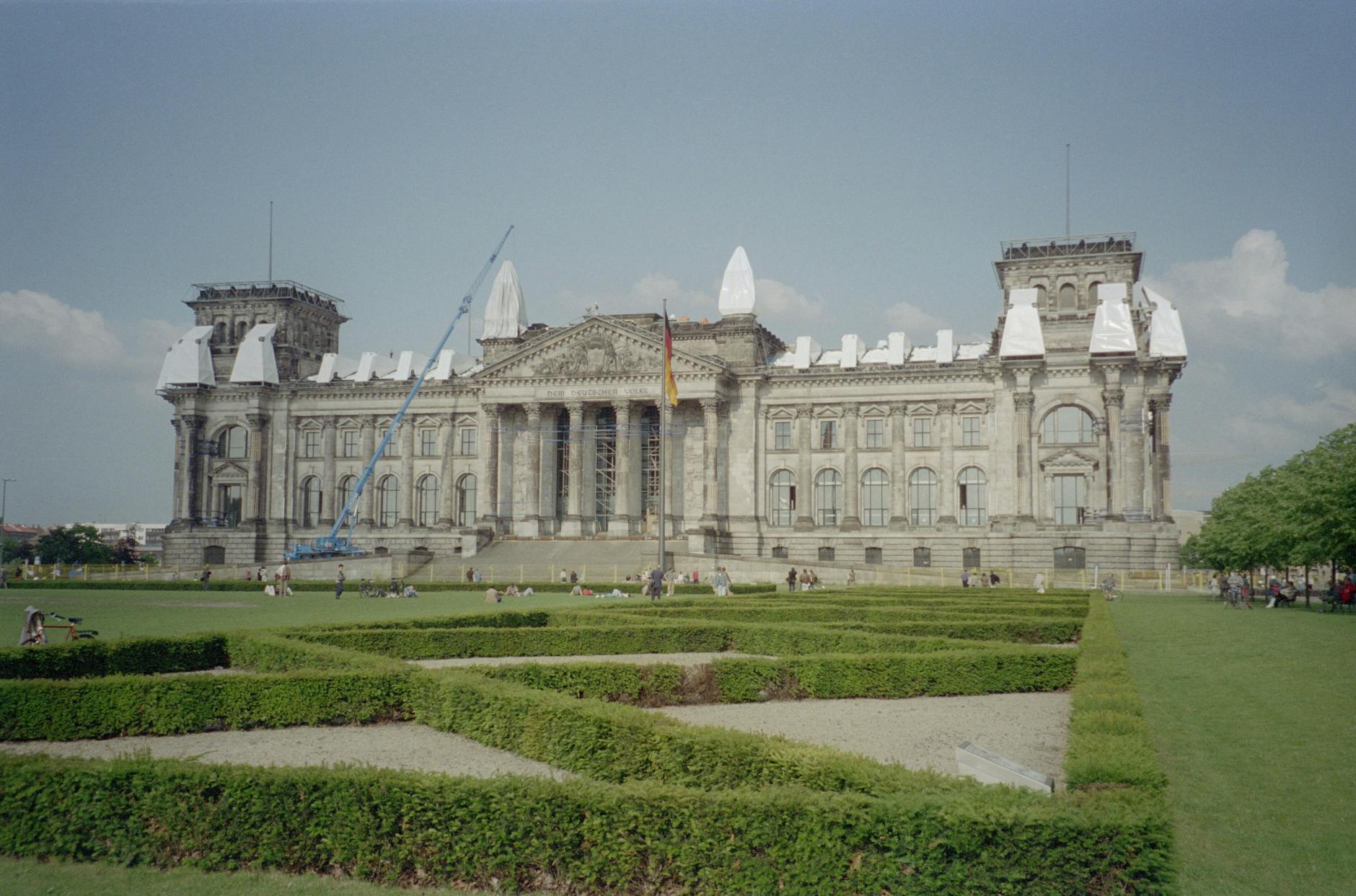 Encerramento do Reichstag 1995: começa.