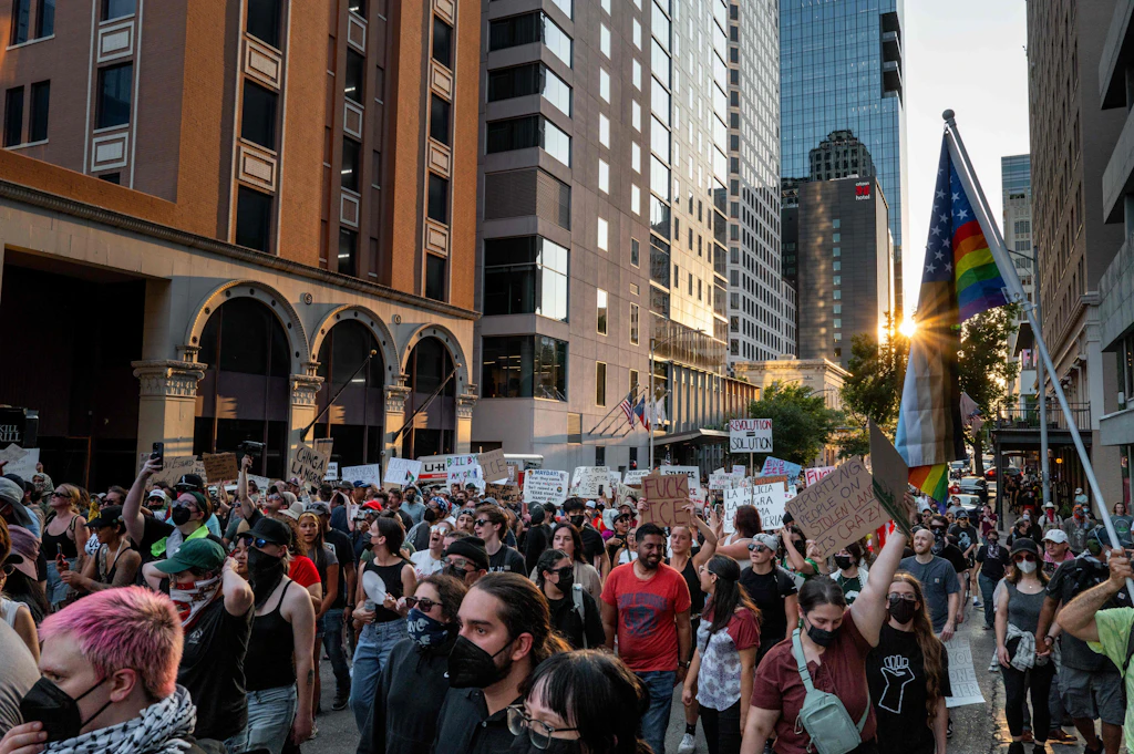 Proteste gegen US-Migrationspolitik weiten sich aus: Nationalgardisten auch in Texas