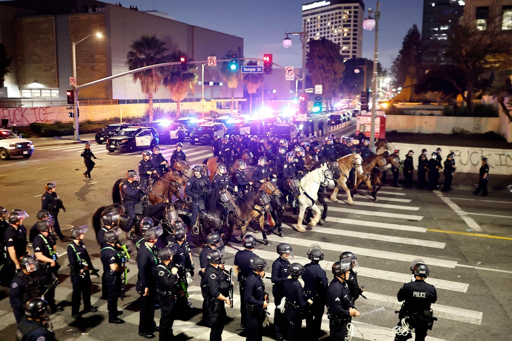 State of emergency and curfew declared in Los Angeles: Police begin