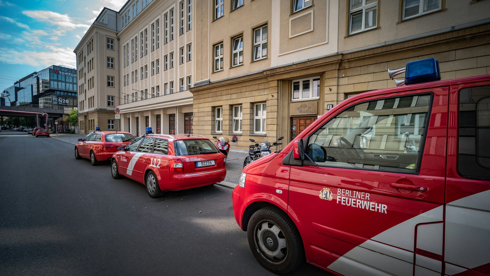Die Feuerwache in der Voltairestraße war Ziel des Angriffs.