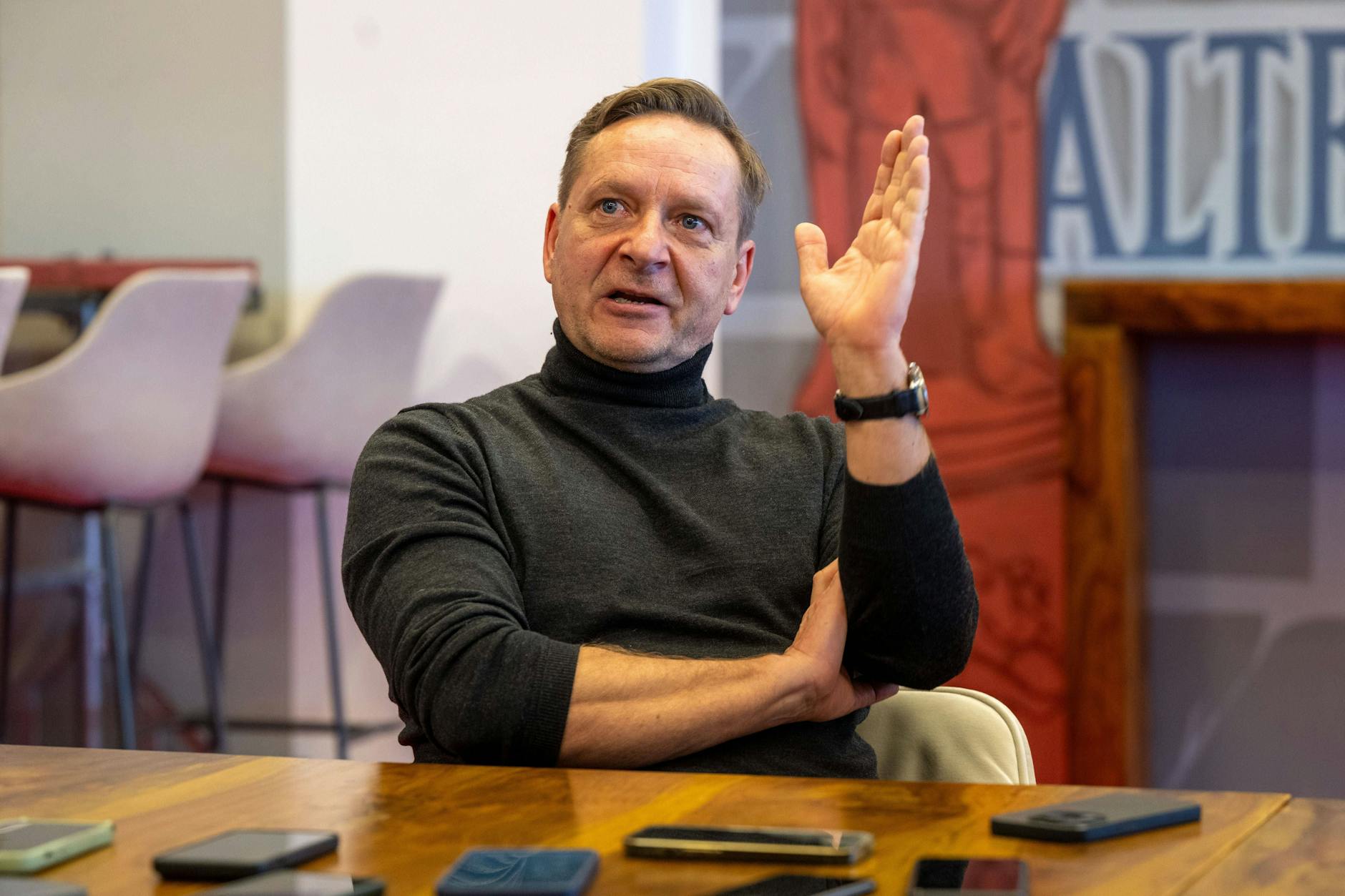 Manager Horst Heldt krempelt in diesem Sommer den Kader des 1. FC Union gehörig um und setzt dabei vermehrt auf jüngere Spieler als zuletzt.