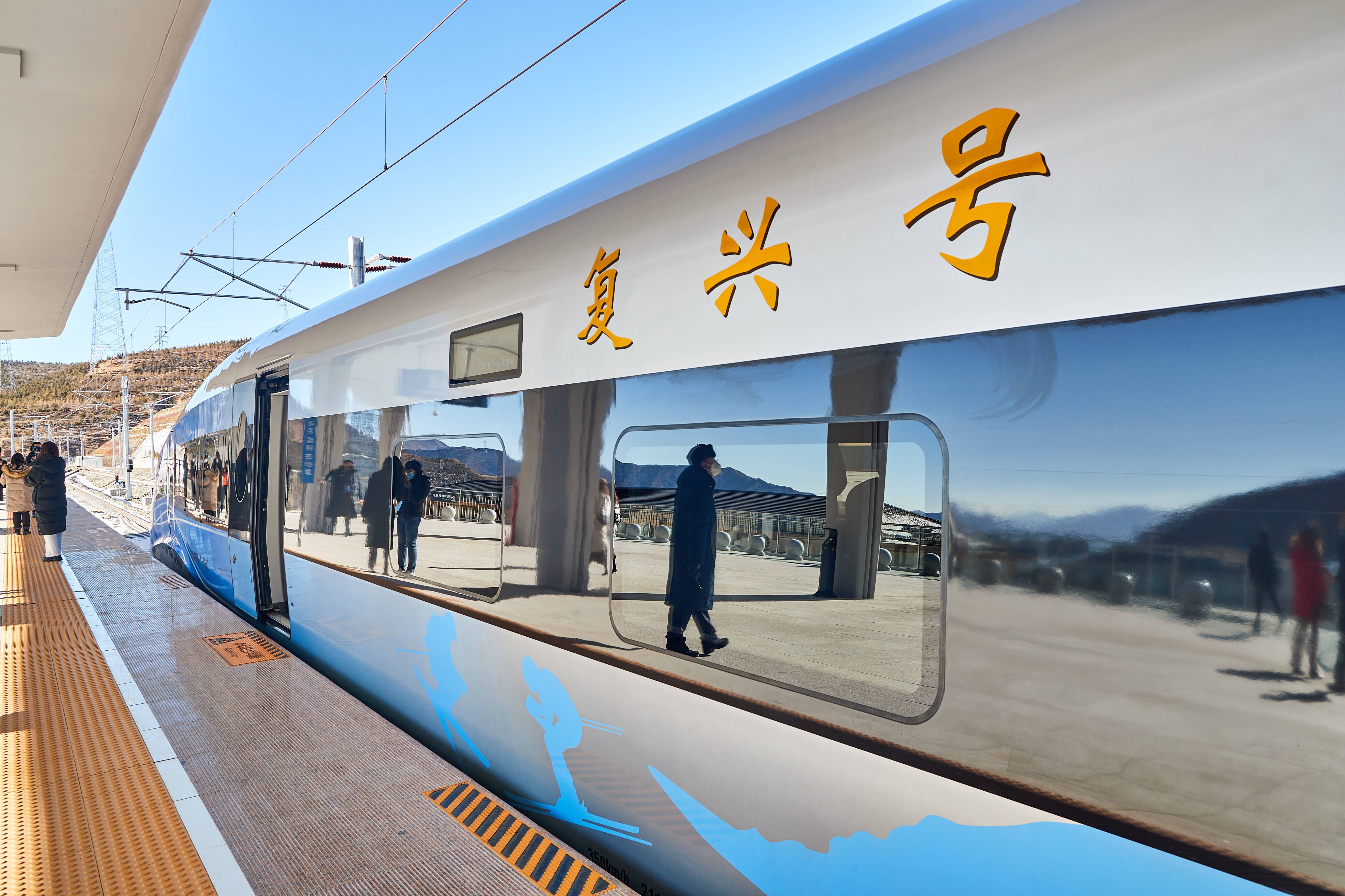 Martin Sonneborn schwärmt von Bahnfahrt in China: „Wir verlieren langsam den Kontakt zur Realität“