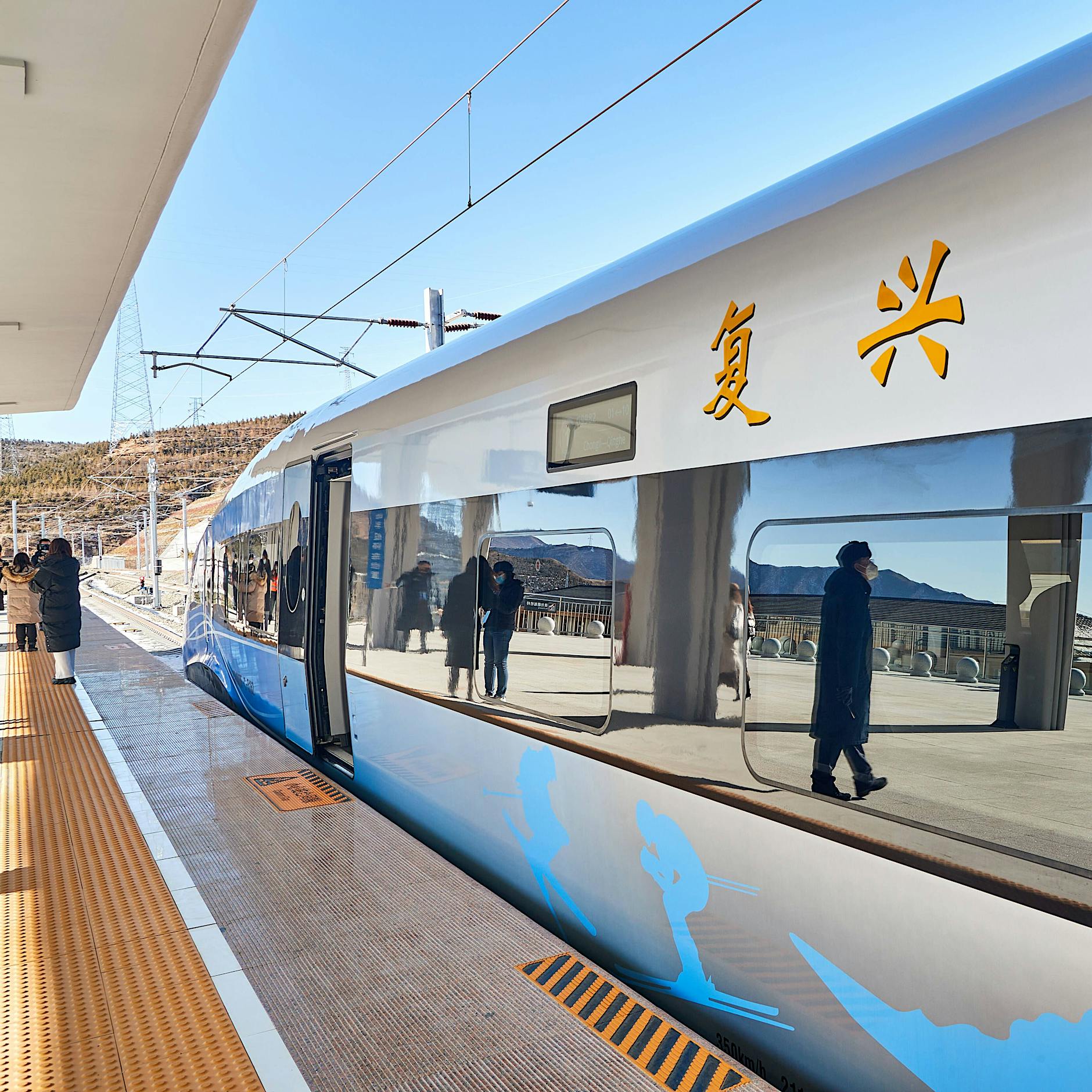 Martin Sonneborn schwärmt von Bahnfahrt in China: „Wir verlieren langsam den Kontakt zur Realität“