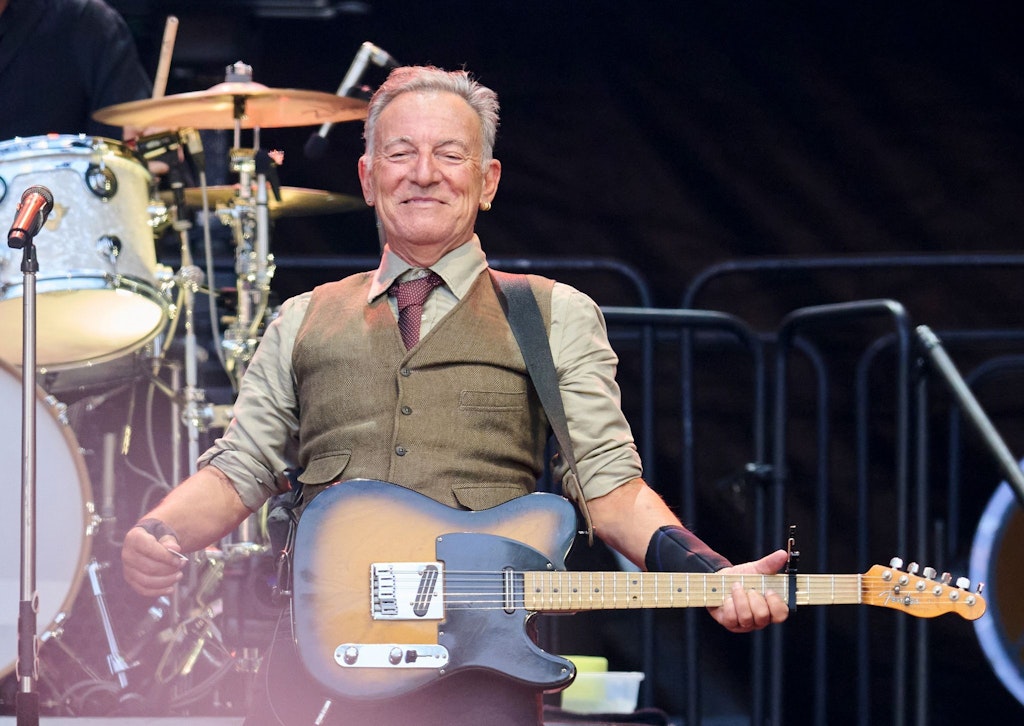 Bruce Springsteen settles accounts with Trump at Berlin concert: ...