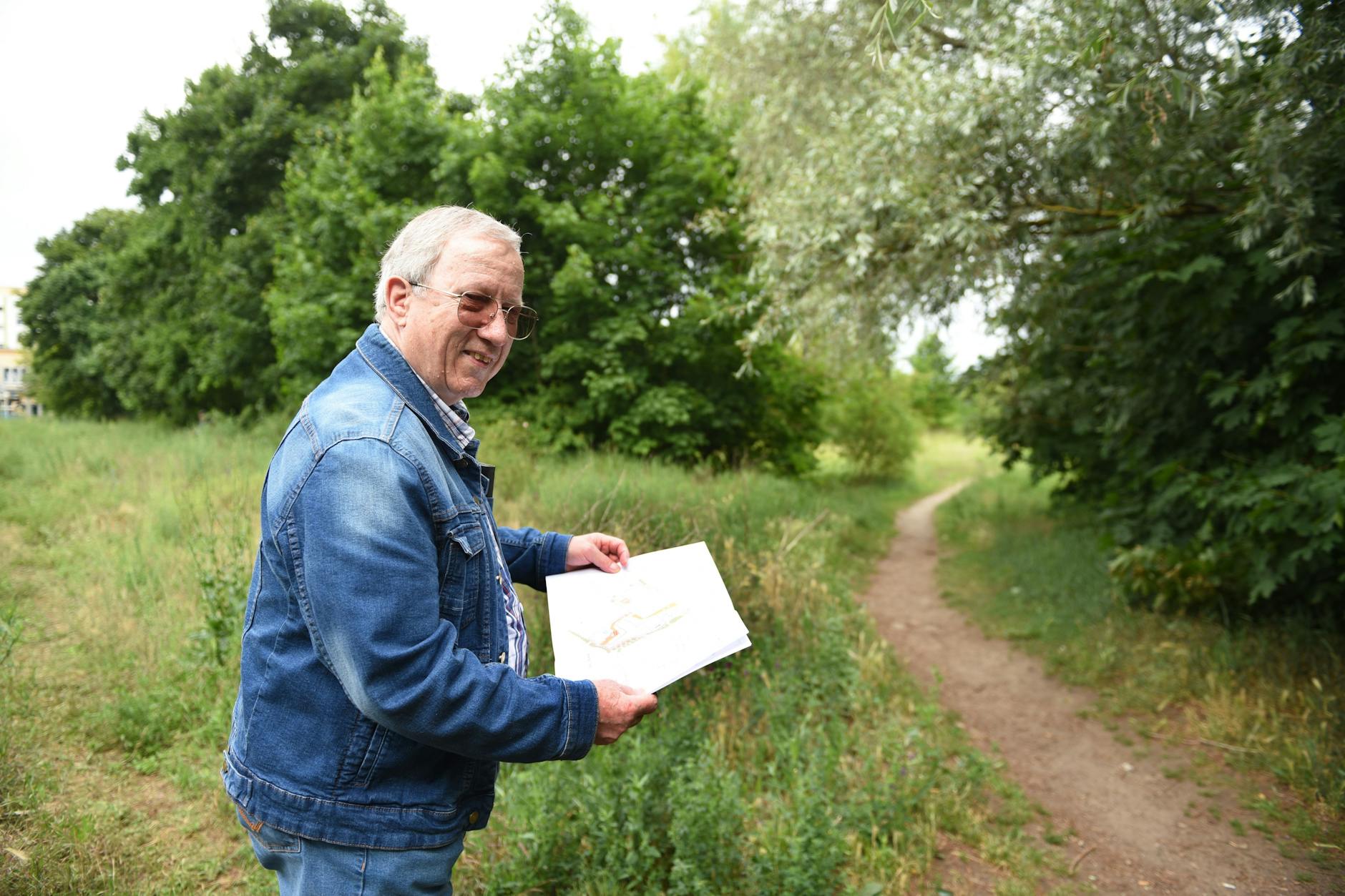 Siegfried Nord auf der Grünfläche, die schon bald einem Schulneubau weichen soll