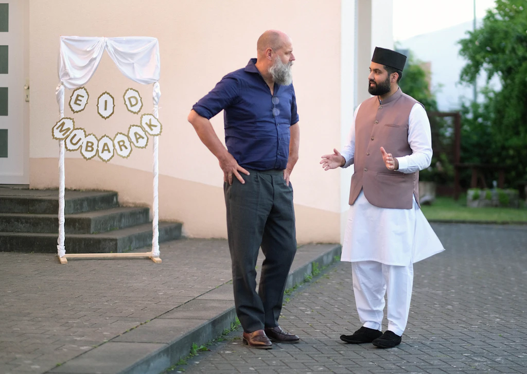 Holger Friedrich zu Besuch in Ahmadiyya-Moschee in Pankow: „Das ist Avantgarde“