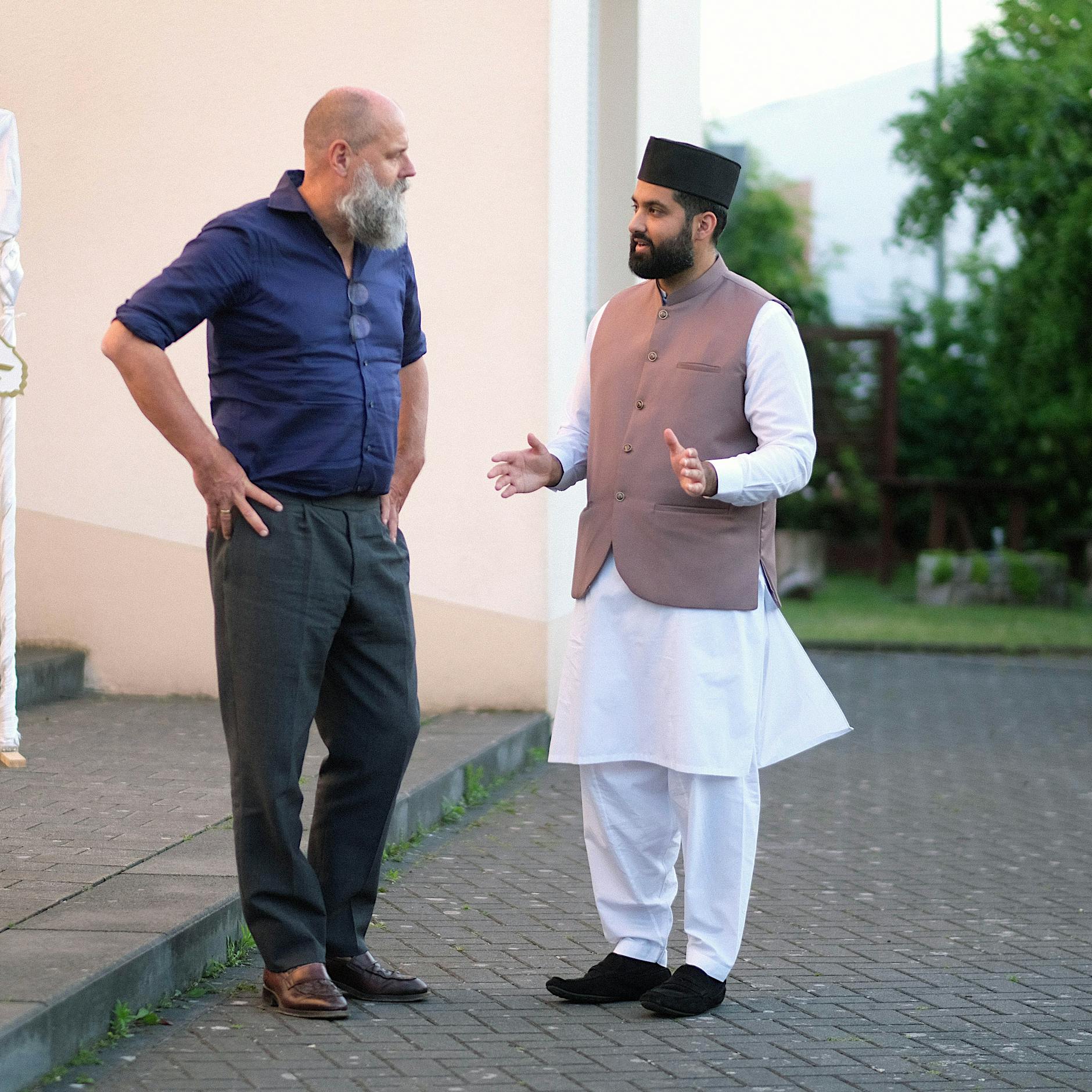 Holger Friedrich zu Besuch in Ahmadiyya-Moschee in Pankow: „Das ist Avantgarde“