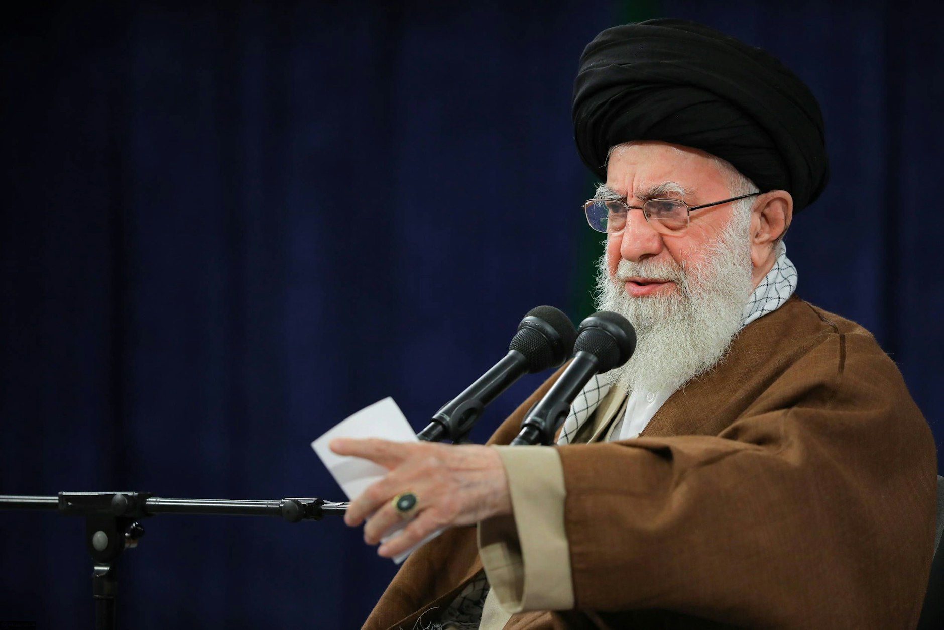 Staatsoberhaupt und Revolutionsführer: Ayatollah Ali Chamenei im Januar 2024 in der iranischen Provinz Qom.