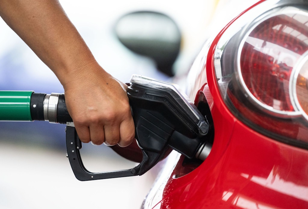 Petrol fiyatı yükseliyor, altın 3.400 $ 'ın üzerine atlıyor