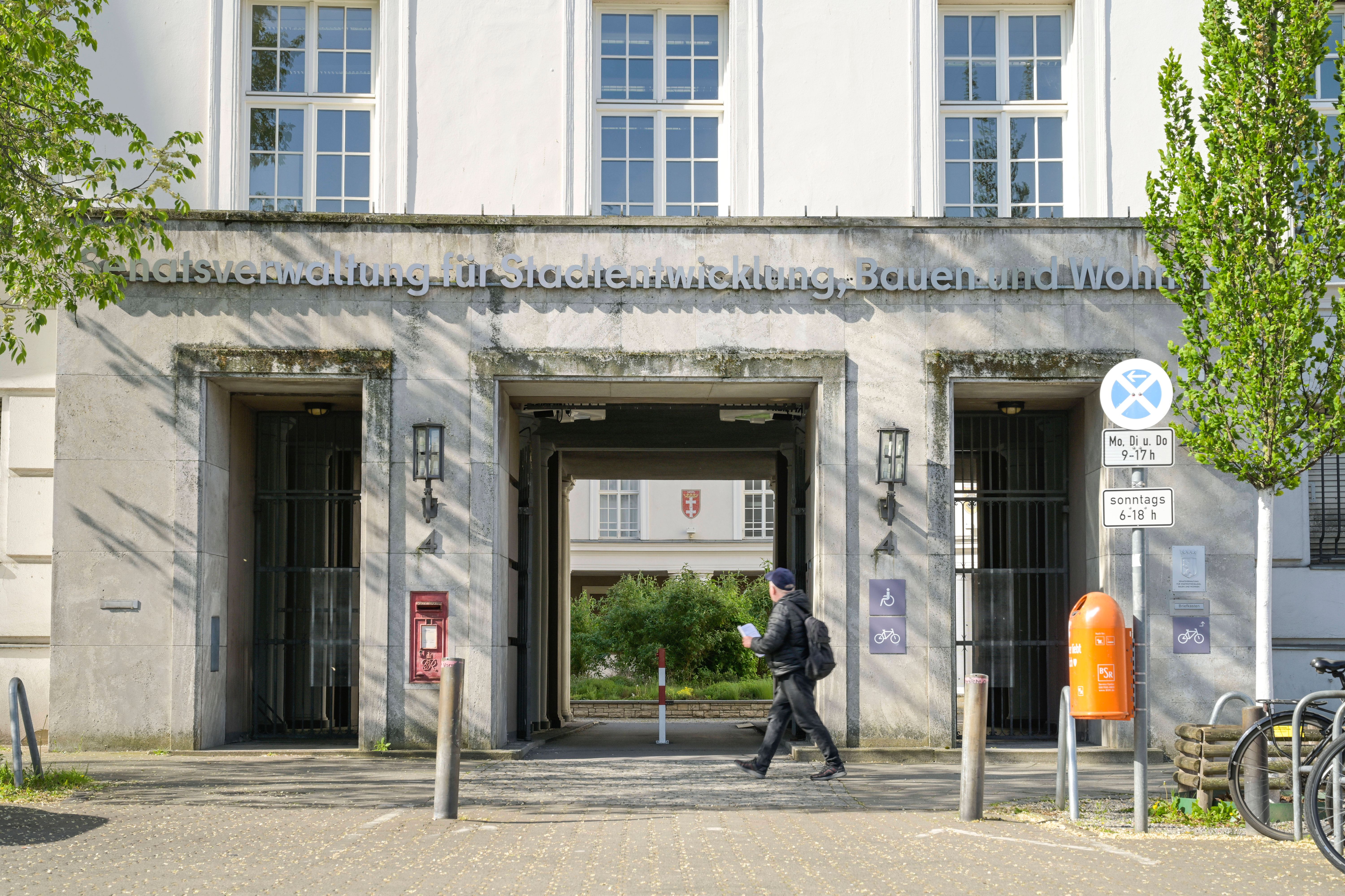 Falsche Abrechnungen: Männer ergaunern halbe Million Euro aus Staatskasse