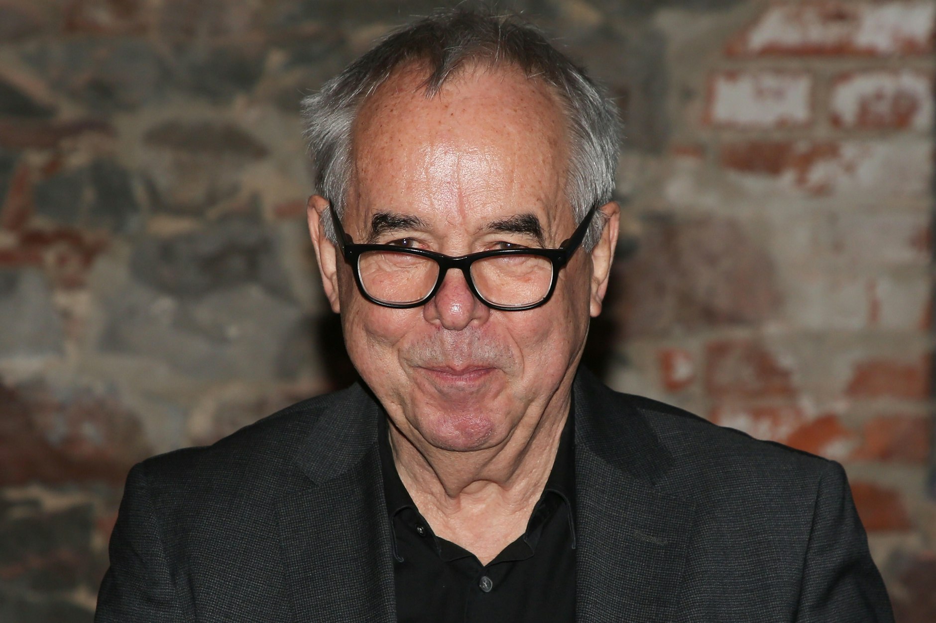 Der Literaturwissenschaftler und Kulturmanager Paul Werner Wagner bei einer Veranstaltung am 15. Februar 2023 im Moritzhof Magdeburg.