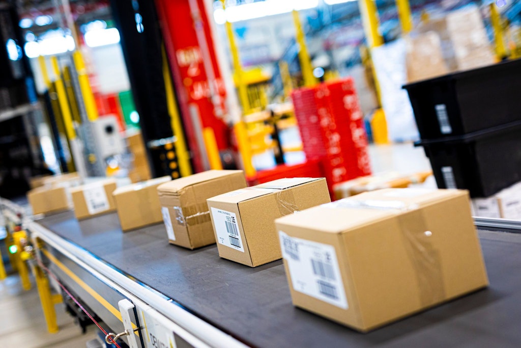 Amazon yarışmacı Almanya'da Riesenhalle'yi inşa ediyor