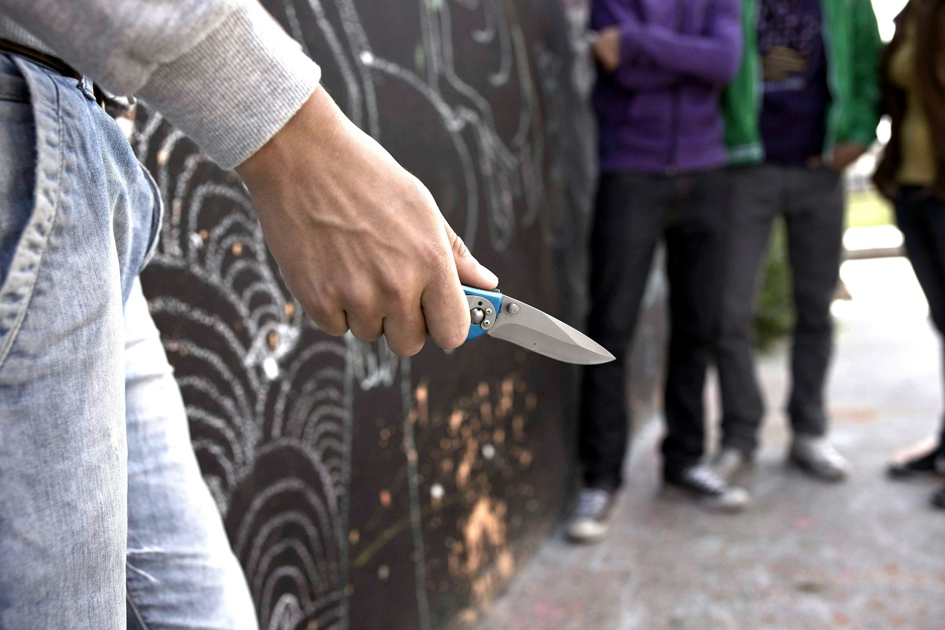 Häufig Thema in den Medien: Messergewalt unter Jugendlichen.