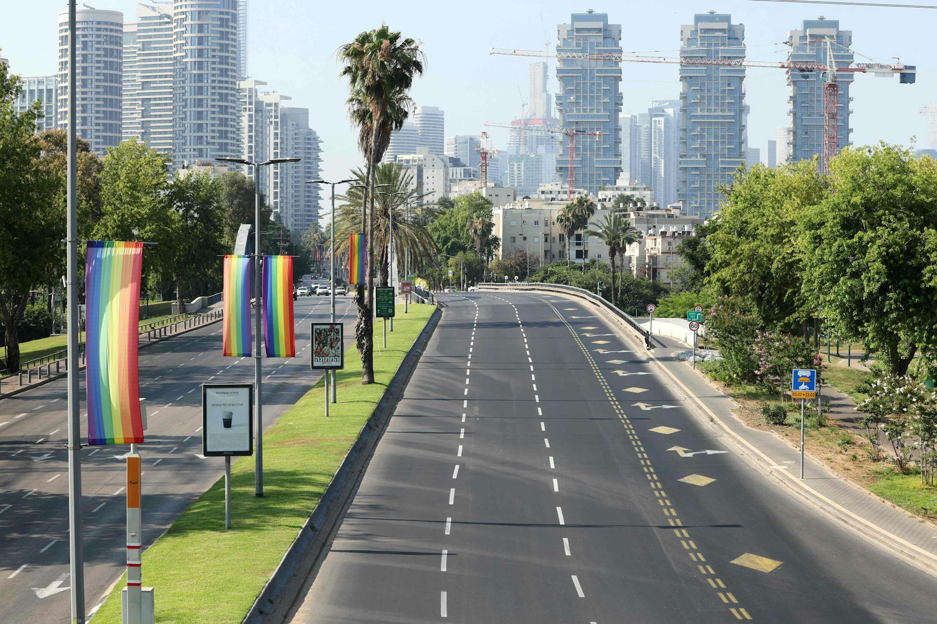 Eigentlich sollte am Freitag die Tel Aviv Pride-Parade stattfinden – nun sind die Straßen verwaist.