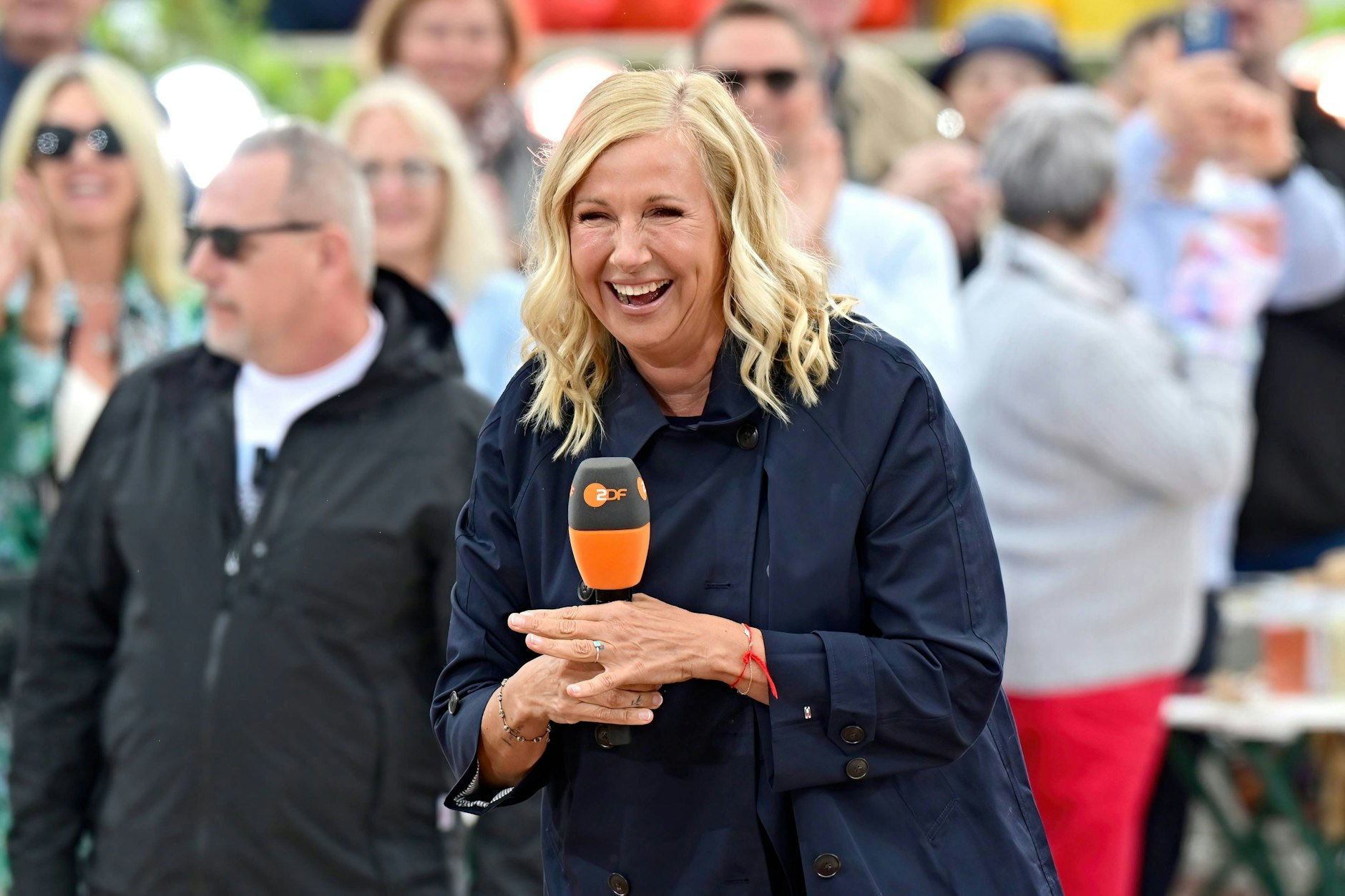 Andrea Kiewel kann am Sonntag nicht wie geplant den ZDF-Fernsehgarten moderieren.