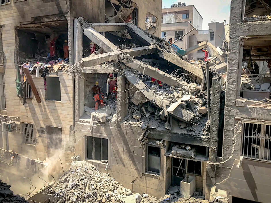 Ein Wohngebäude in Teheran nach einem Raketenangriff Israels.