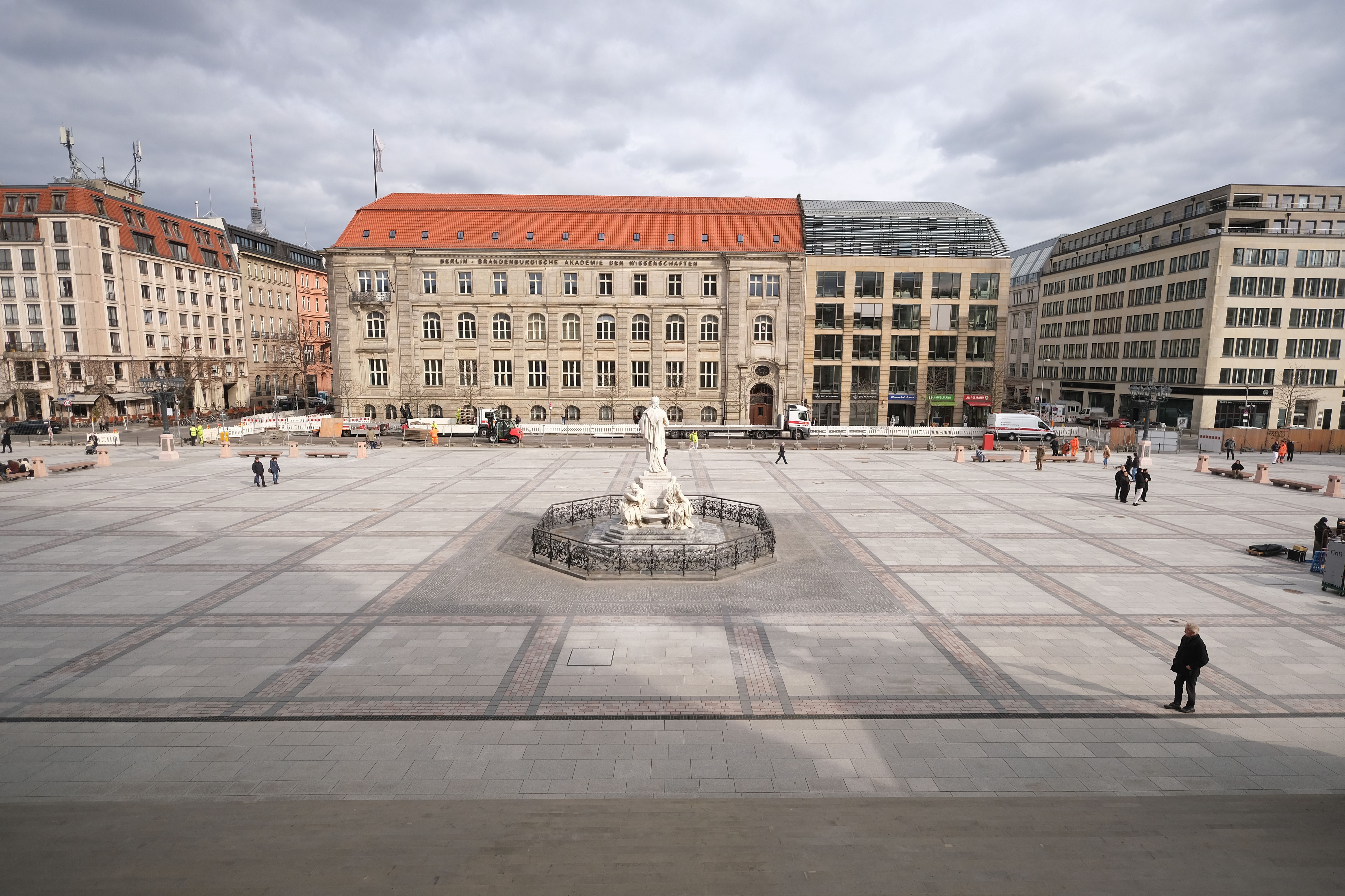 Image - Eine Steinwüste? DDR-Architekt Eisentraut ärgert die Gendarmenmarkt-Kritik