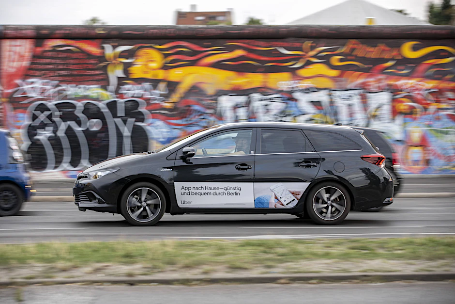 Im Auftrag von Uber in Berlin unterwegs: Meist sind die Fahrpreise niedriger als im Taxi – noch.