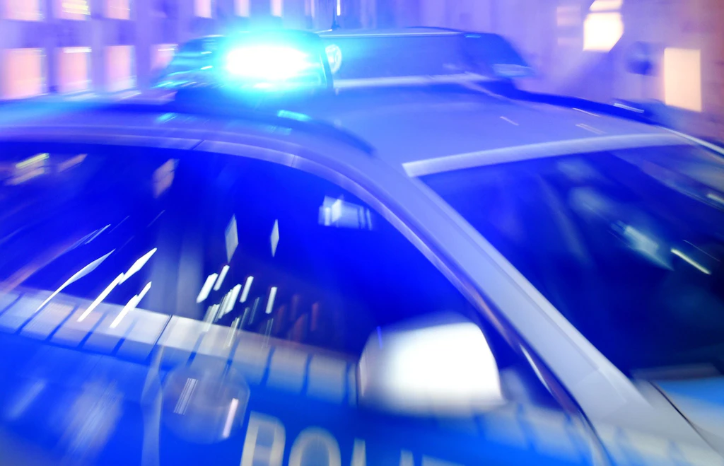 Polizeieinsatz in Wedding: Mann sticht sich selbst mehrfach in den Kopf