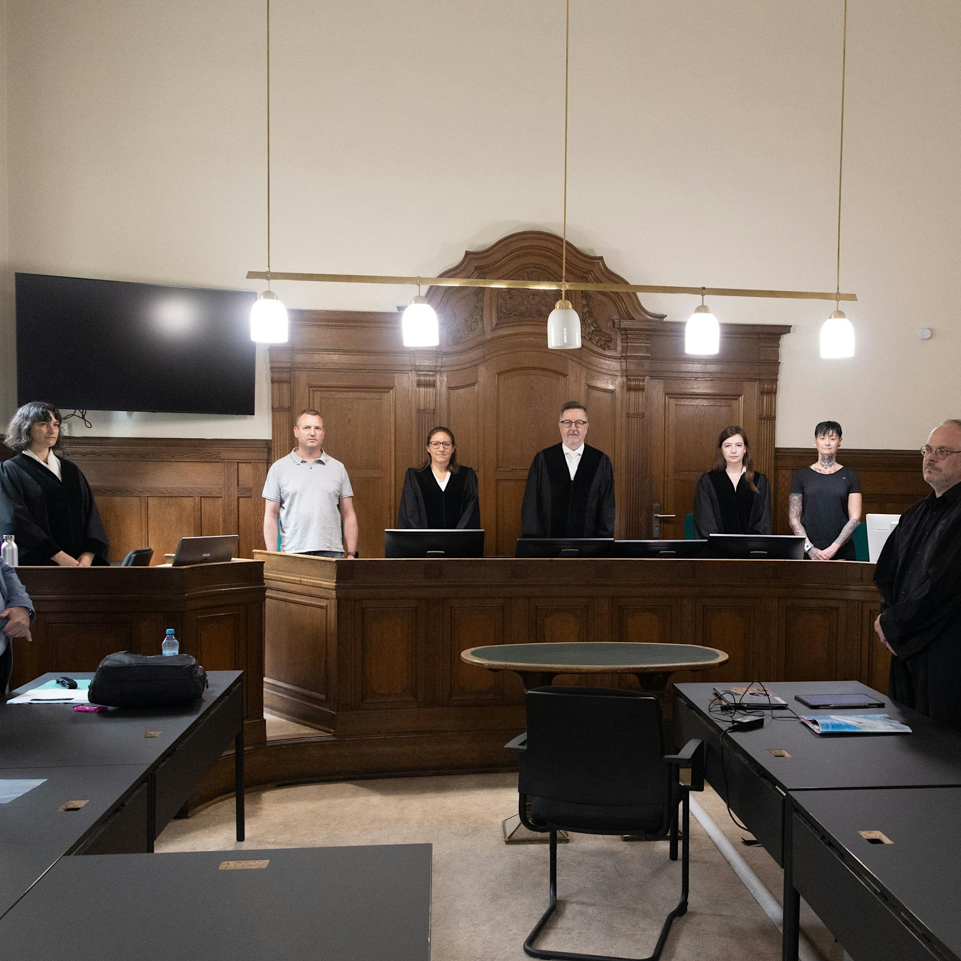 Mann (35) wollte Nachbarn anzünden: „Ich mag den Geruch von Benzin“