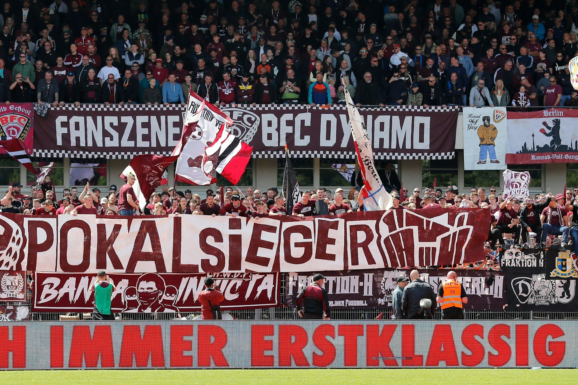 Ein volles Stadion, die Wucht der Fans des BFC Dynamo - davor hat Pokalgegner VfL Bochum durch aus Respekt.