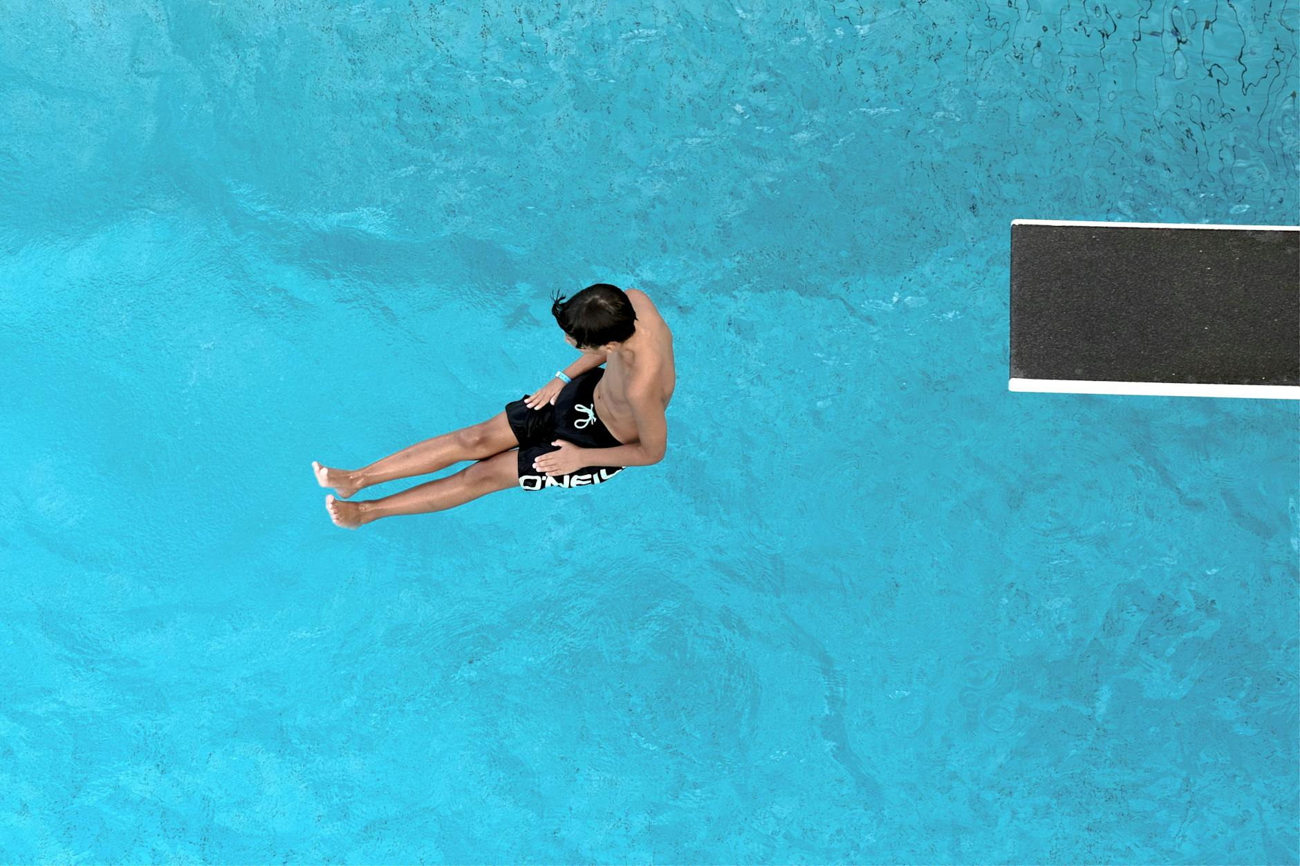 Turmspringer im Sommerbad Wilmersdorf