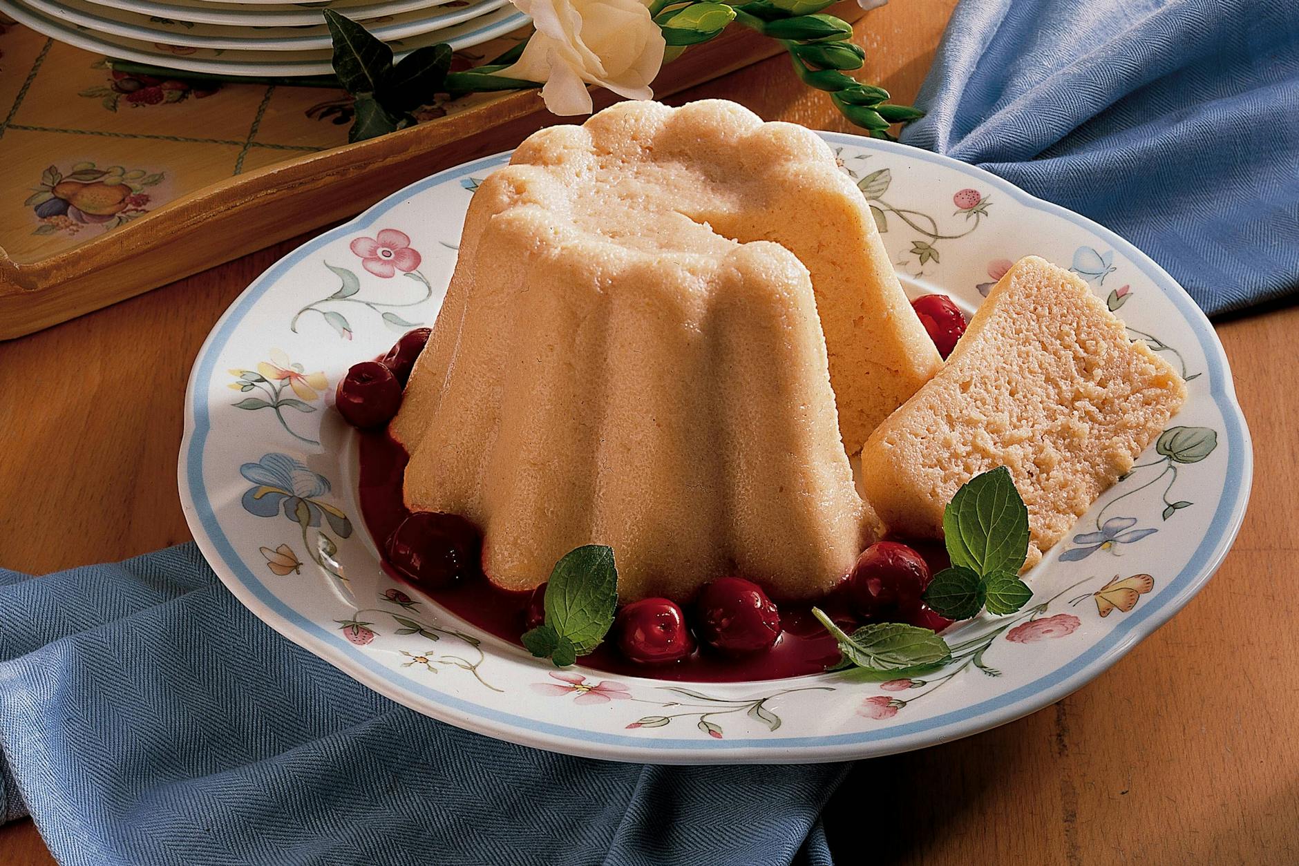 Probieren Sie doch mal das leckere Rezept für Grießflammerie wie in der DDR.