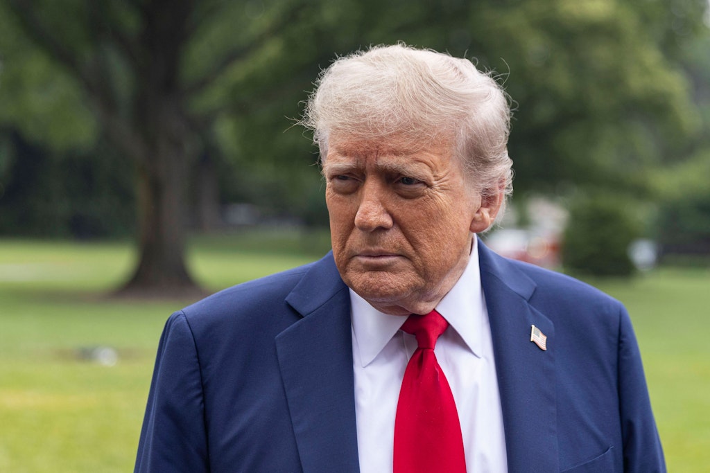 Trump orders expansion of raids against migrants - in the Democrats' ...