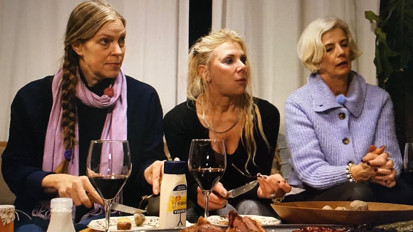 Gleich drei Frauen hat Roger nach Teneriffa eingeladen. Am ersten Abend warf er für Anke, Sophia und Ute den Grill an für ein leckeres Abendessen.