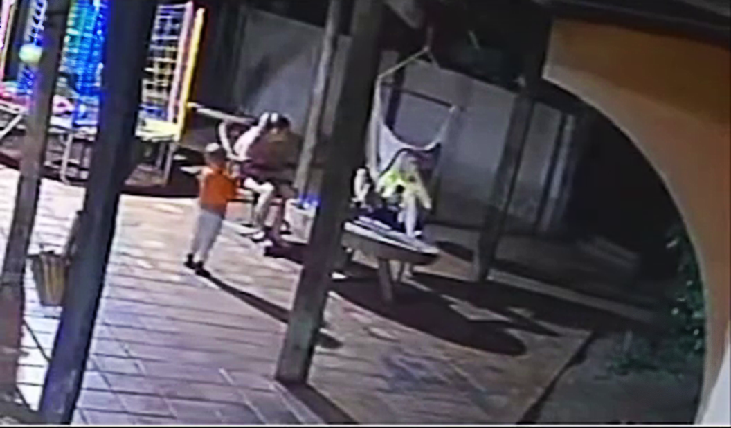 Zweijähriger erschießt seine Mutter – mit der Waffe seines Vaters