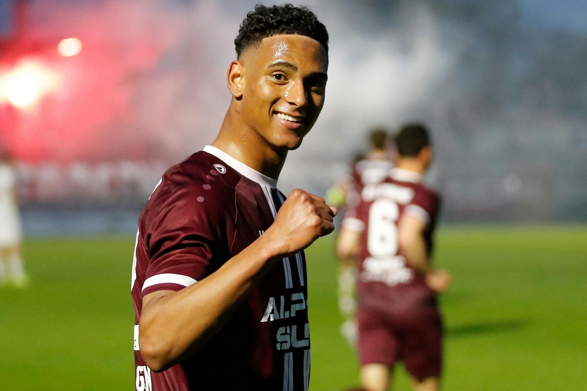 Benny Wüstenhagen hat allen Grund zur Freude, das Eigengewächs des BFC Dynamo setzt seine Karriere bei Borussia Dortmund fort.