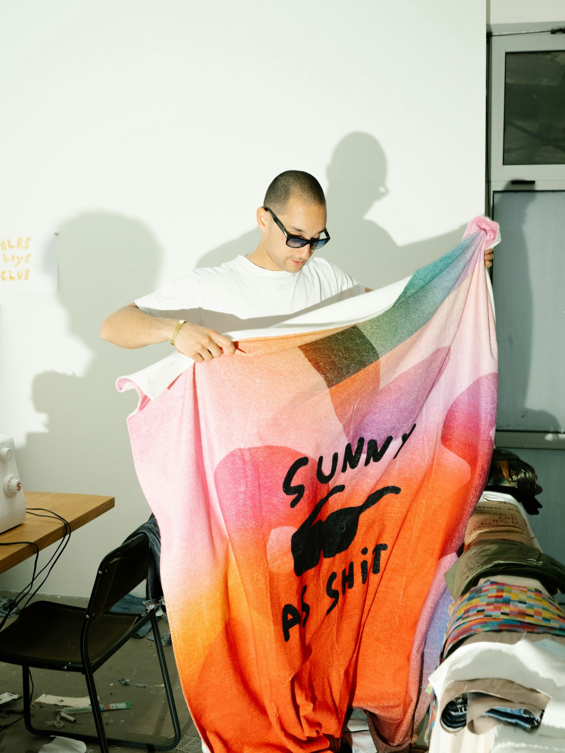 „Sunny as shit“ beschreibt das Motto der jungen Brand wohl am besten.