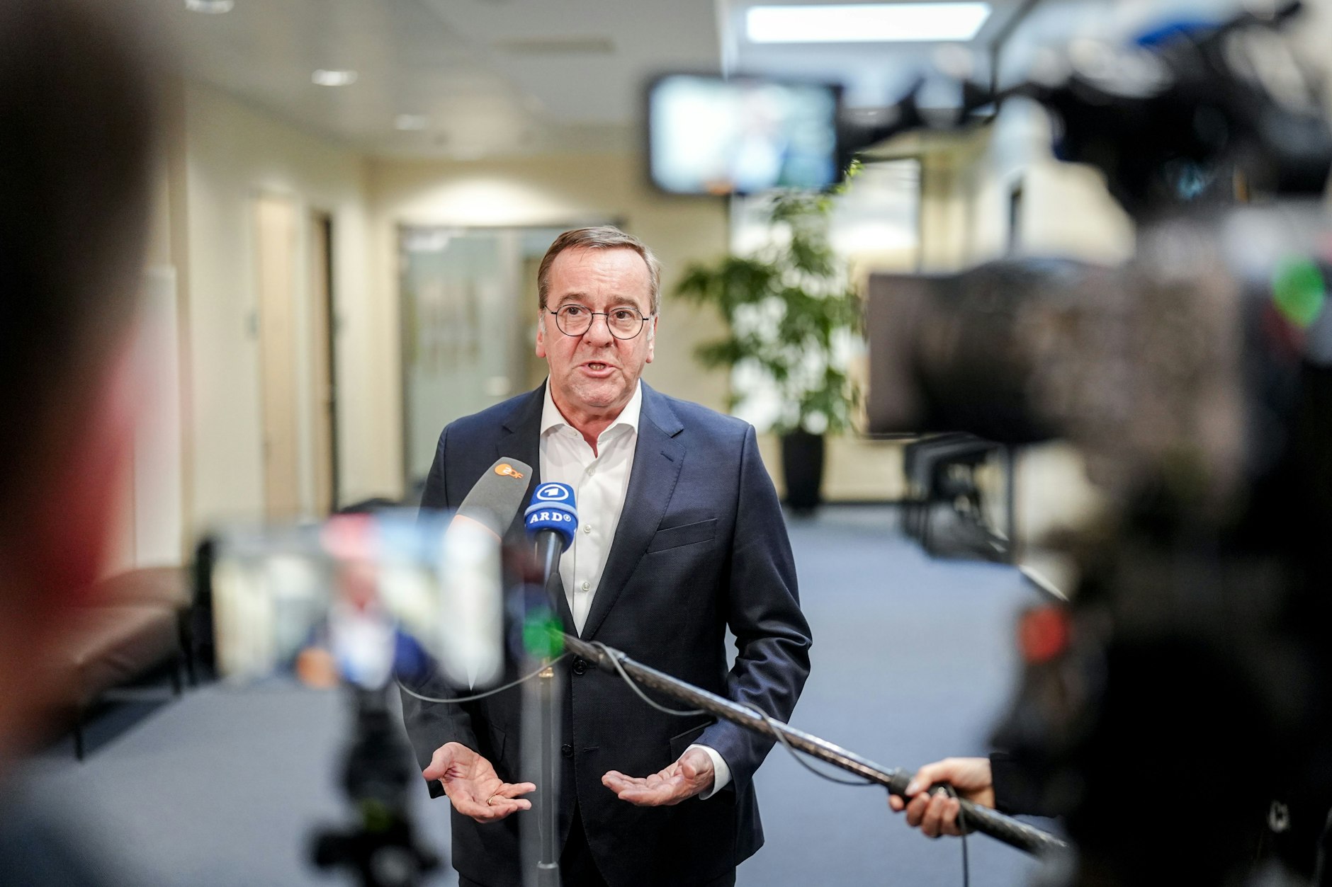 Boris Pistorius (SPD), Bundesminister der Verteidigung, äußert zum SPD-Manifest.