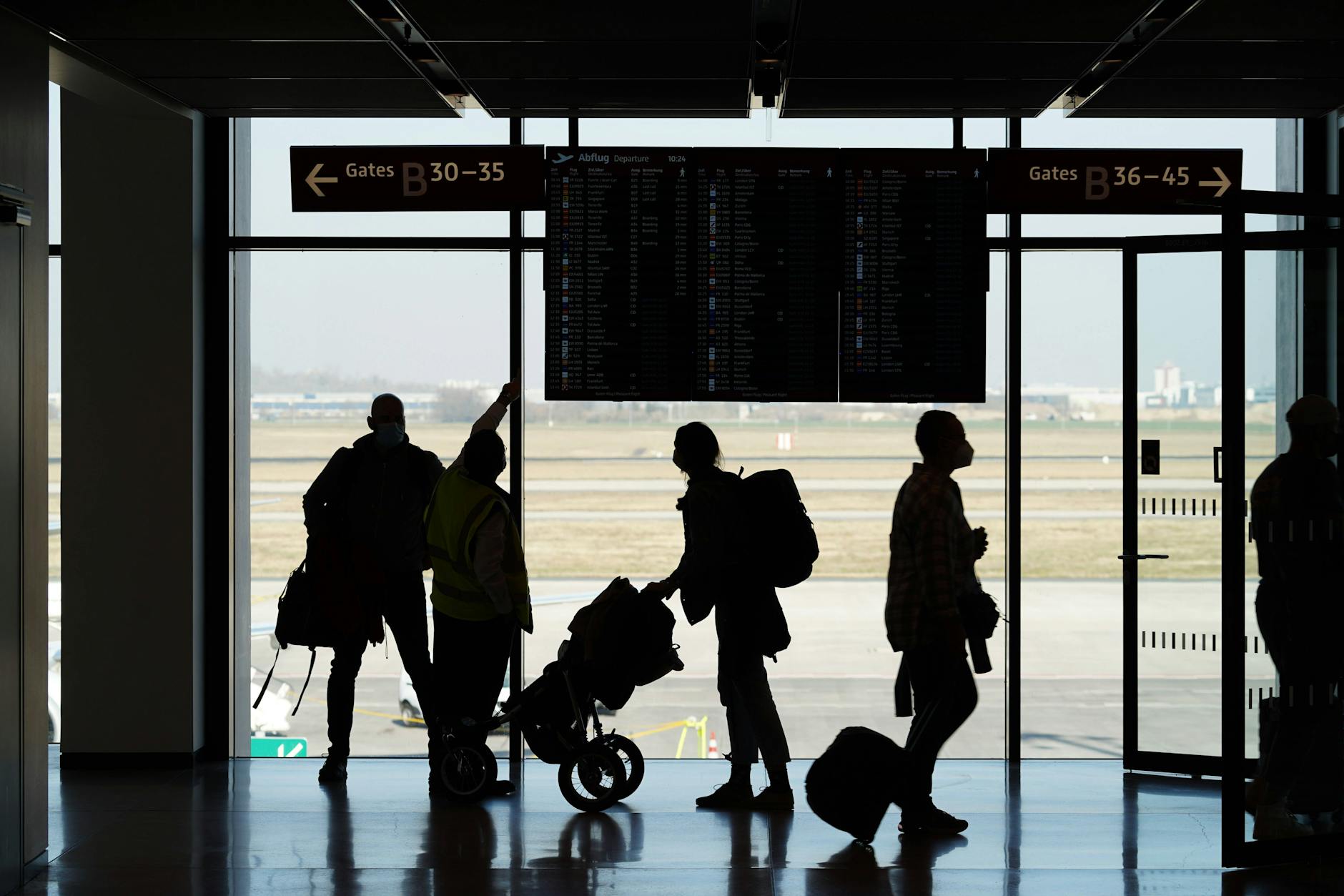 Passagiere am Flughafen Berlin Brandenburg