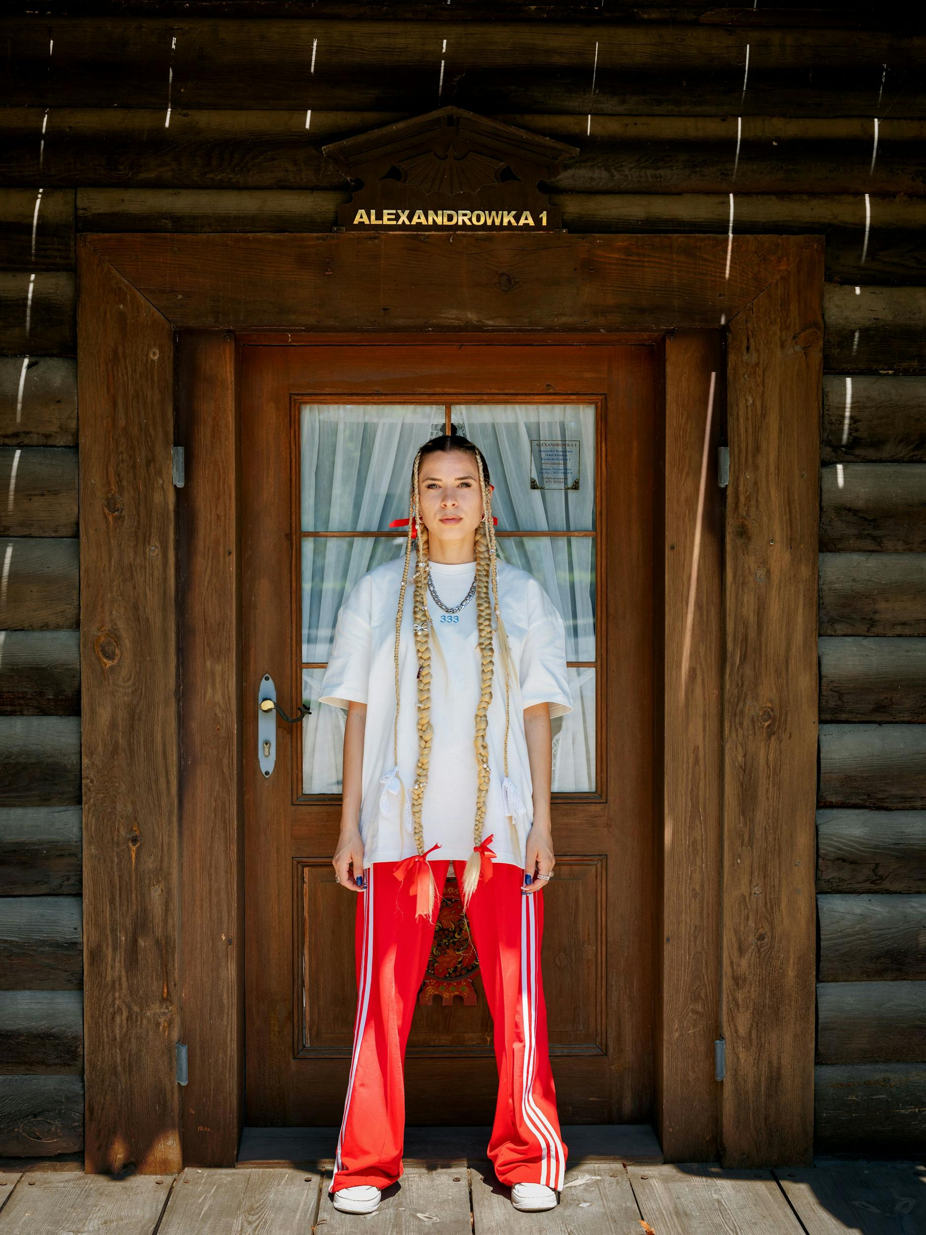 Her music touches: the Berlin rapper Zavet