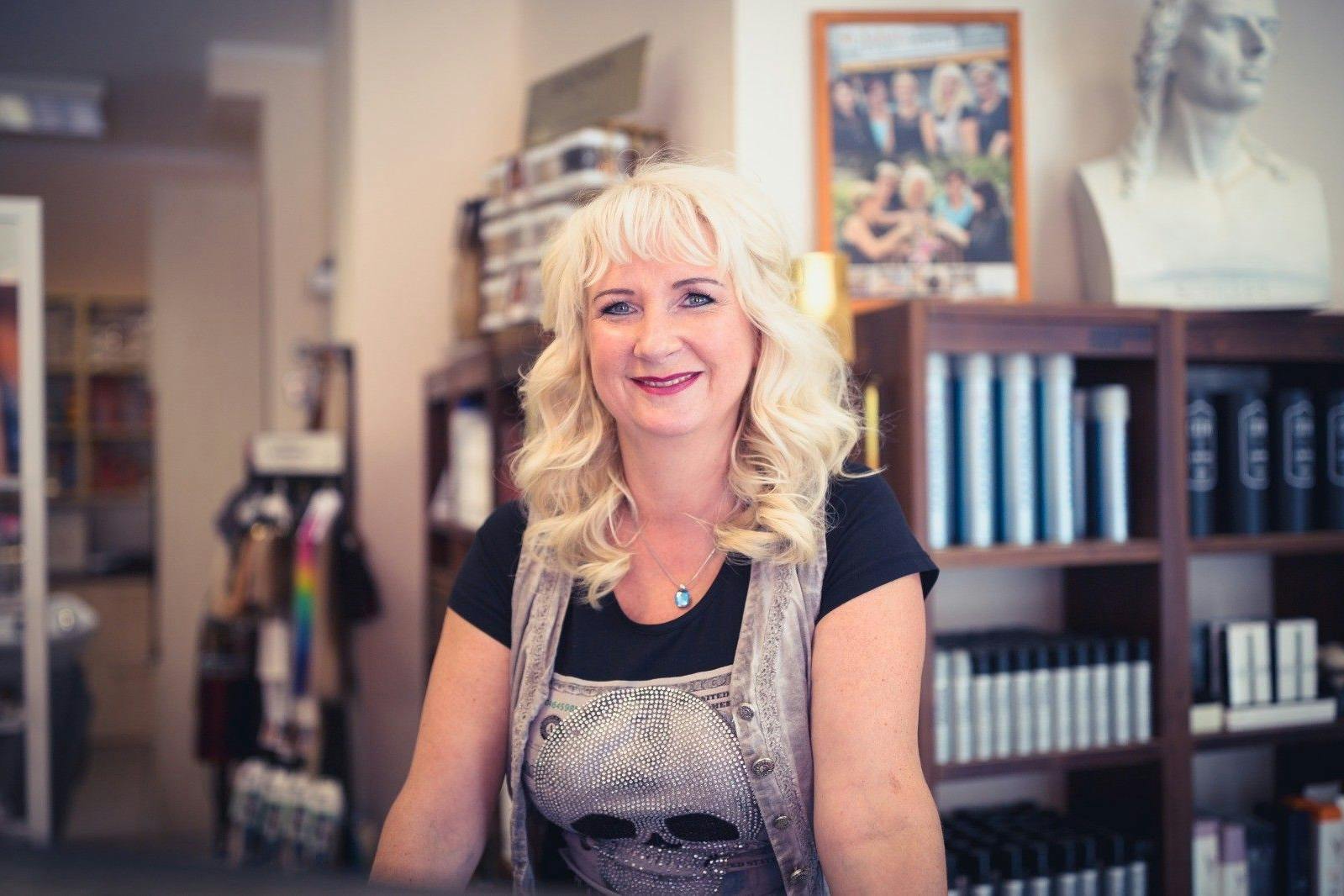 Friseurmeisterin Grit Klebow-Horenburg aus Pankow