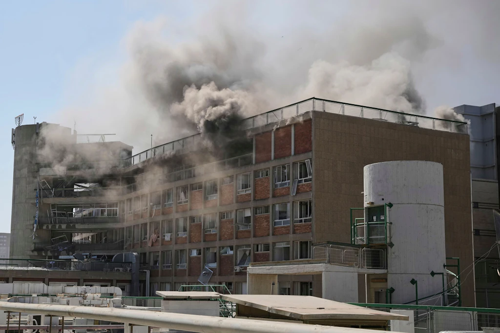 Israel-Iran-Krieg: Erneute Angriffe, israelisches Krankenhaus getroffen