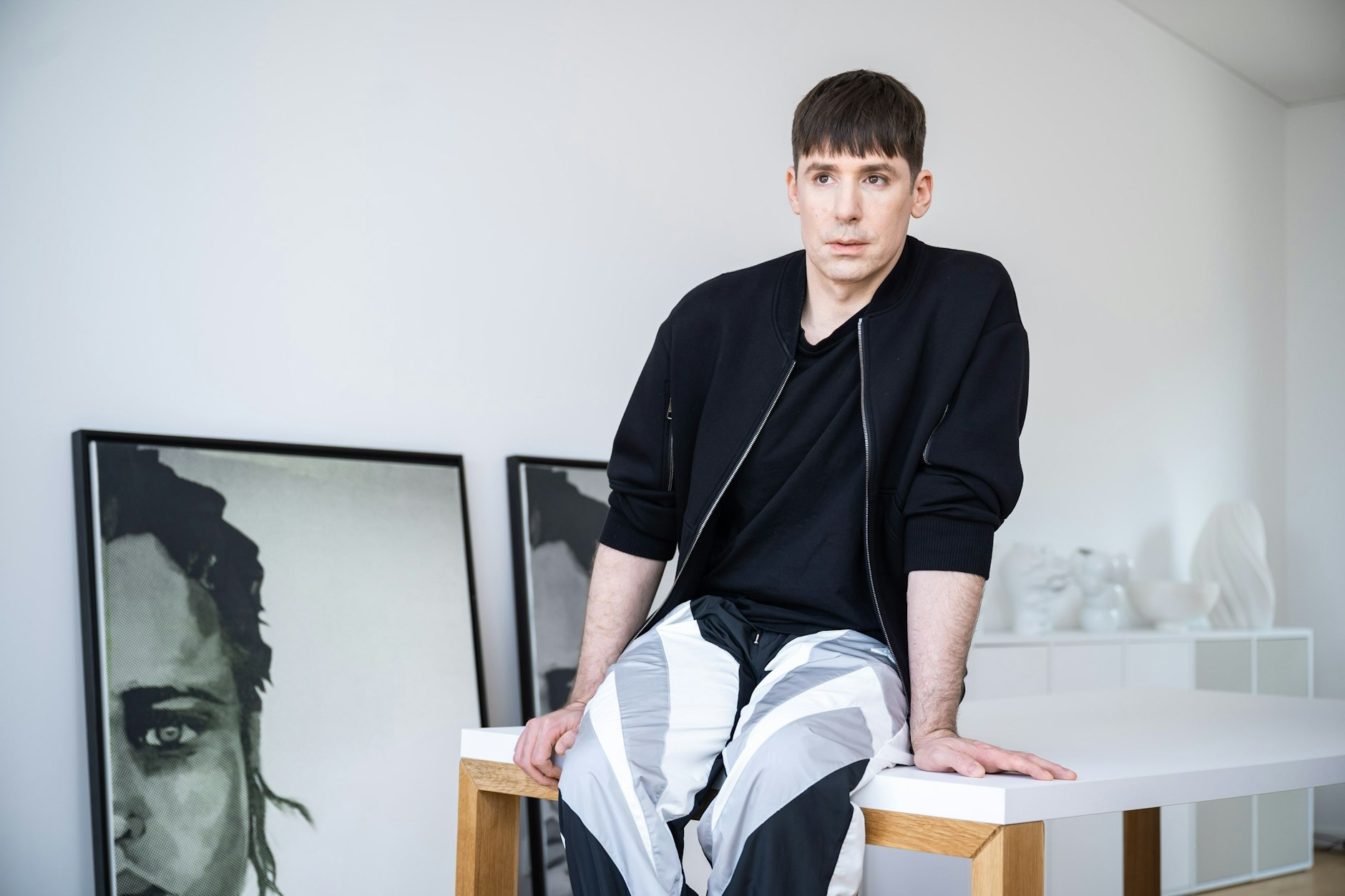 Modedesigner Kilian Kerner in seinem Büro in Berlin