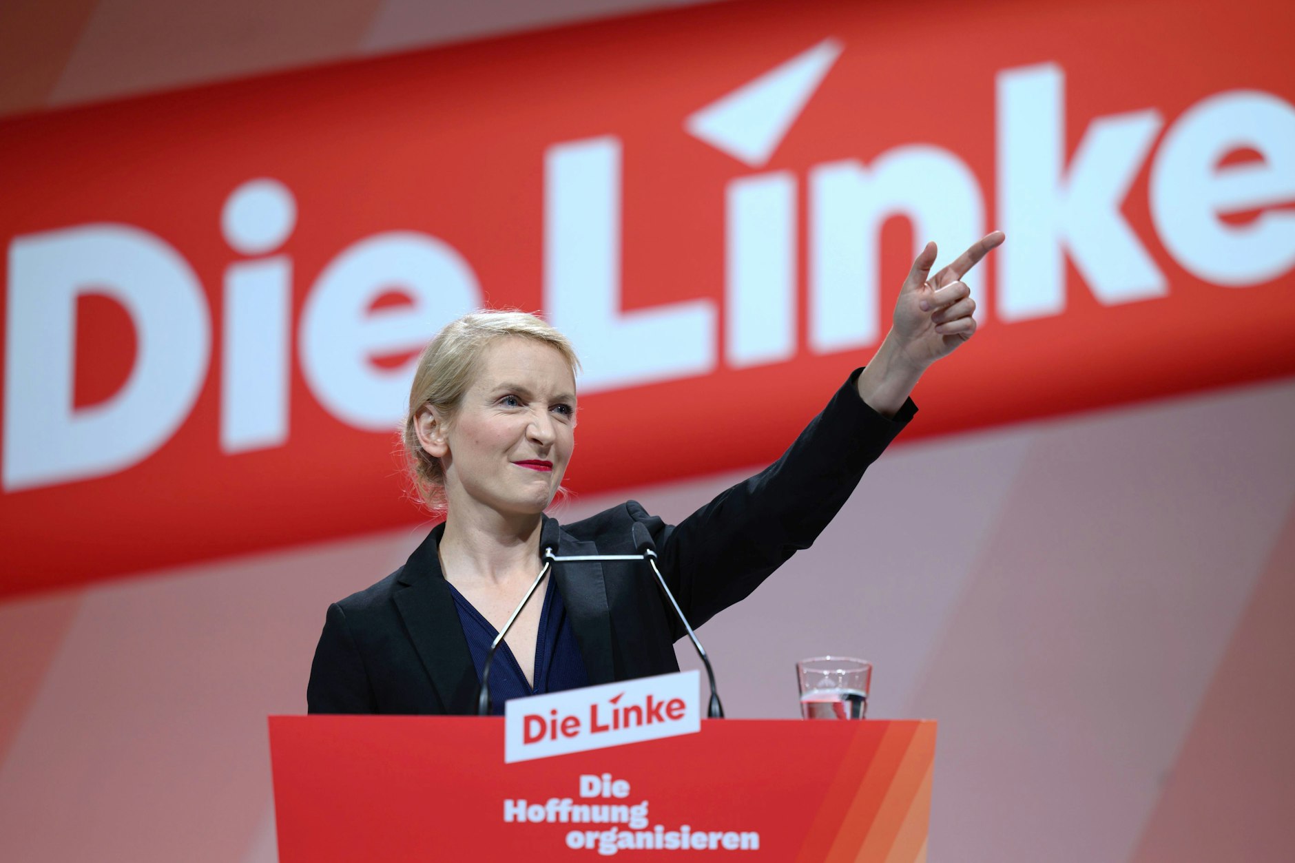 Ines Schwerdtner, Linke-Parteichefin und direkt gewählte Bundestagsabgeordnete für Lichtenberg