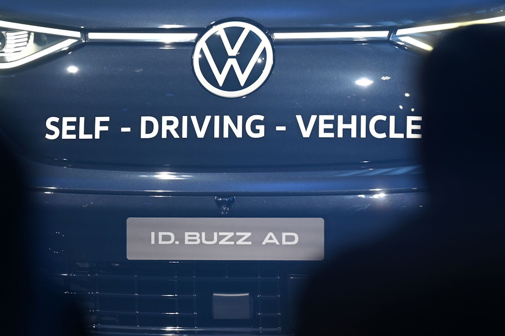 VW Robotaxi ile Tesla'yı yener -Robot Taksi