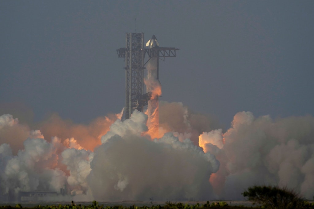 Video: SpaceX-Starship-Rakete explodiert in riesigem Feuerball