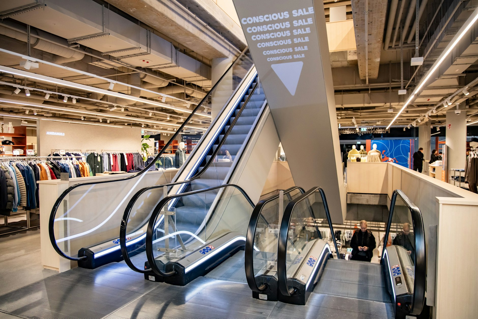 Treppe runter: Einkaufszentren wie hier am Potsdamer Platz haben die besten Zeiten hinter sich.