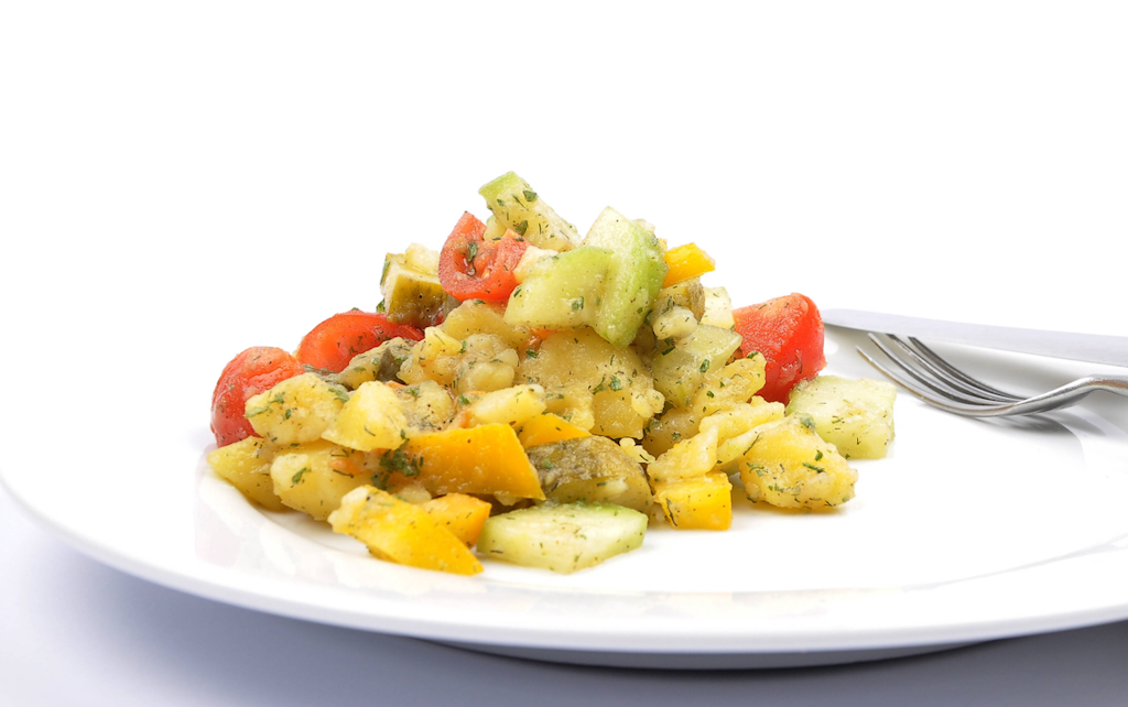 Ungarischer-Kartoffelsalat-nach-einem-Rezept-von-DDR-Koch-Kurt-Drummer