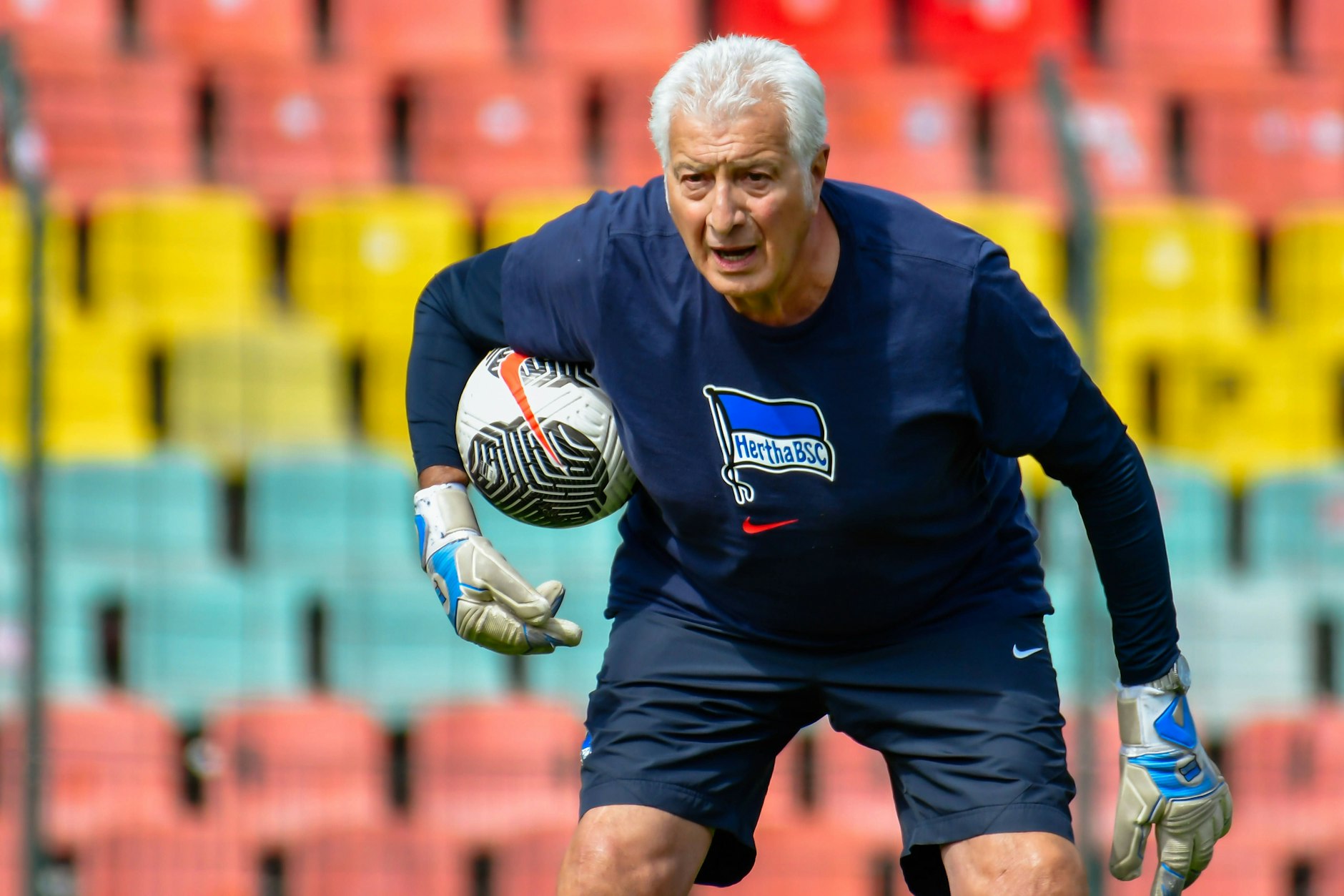 Hertha-Ikone Nello di Martino ist mit 73 Jahren immer noch Torwarttrainer. 